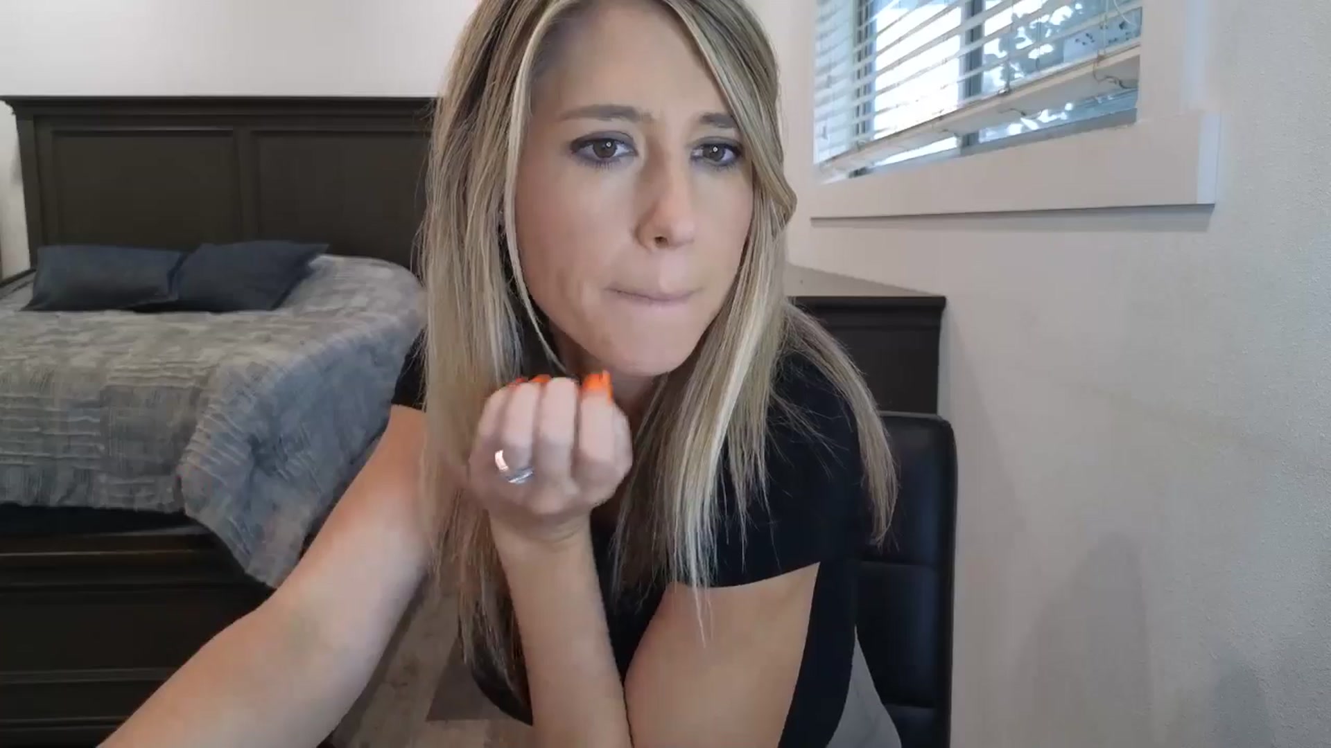 Gallery image thumbnail from blond_milf's myfreecams stream on, 11/13/2025, 22:35 image 5 of 20