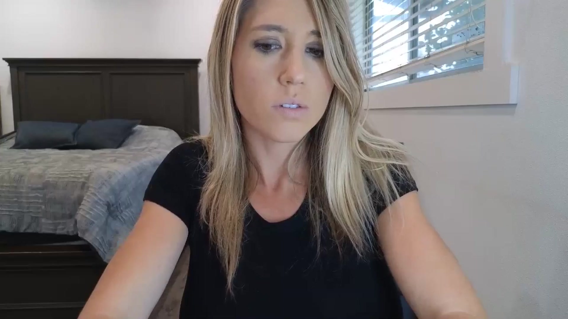 Gallery image thumbnail from blond_milf's myfreecams stream on, 11/13/2025, 22:35 image 12 of 20