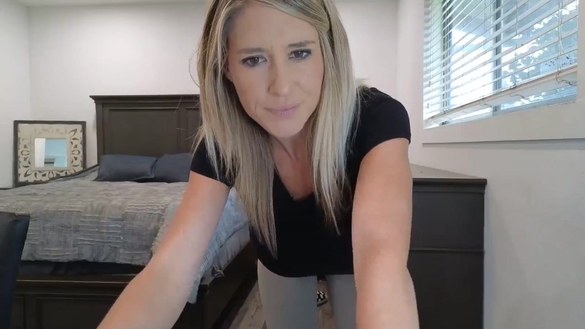 Gallery image thumbnail from blond_milf's myfreecams stream on, 11/13/2025, 22:35 image 19 of 20