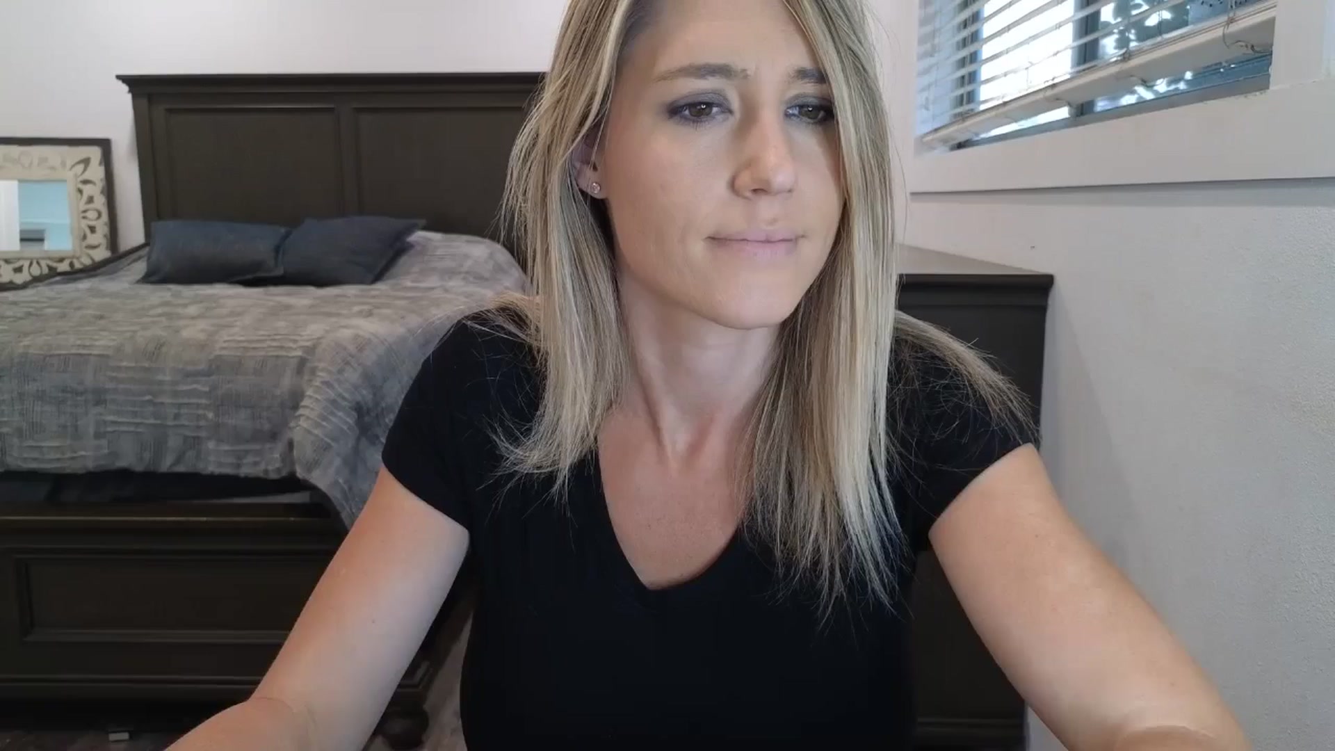 Gallery image thumbnail from blond_milf's myfreecams stream on, 11/14/2025, 24:36 image 11 of 20
