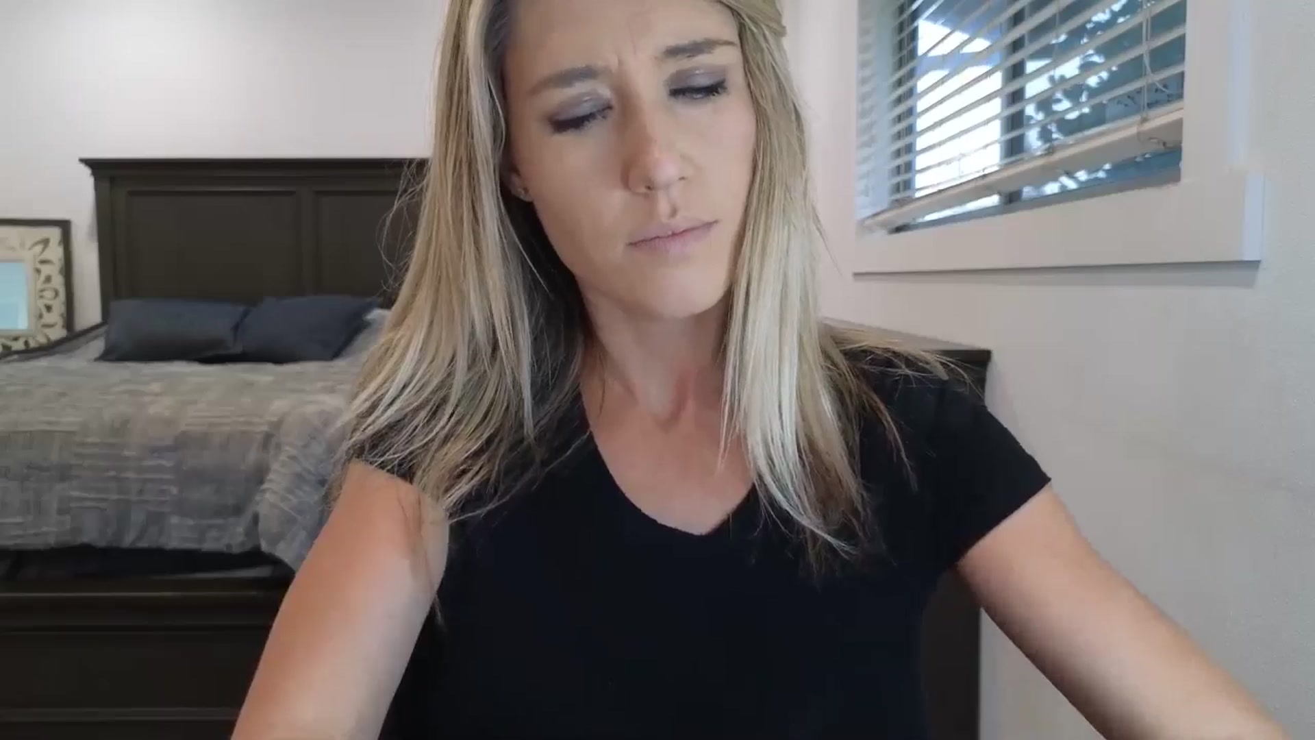 Gallery image thumbnail from blond_milf's myfreecams stream on, 11/14/2025, 24:36 image 7 of 20