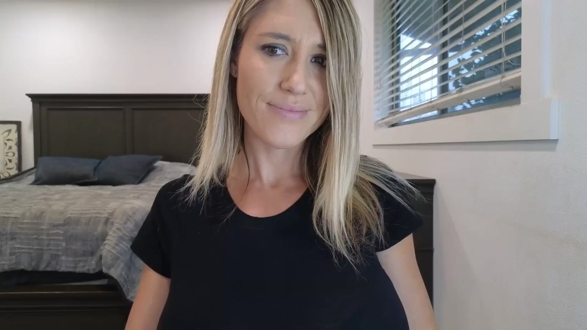 Gallery image thumbnail from blond_milf's myfreecams stream on, 11/14/2025, 24:36 image 2 of 20