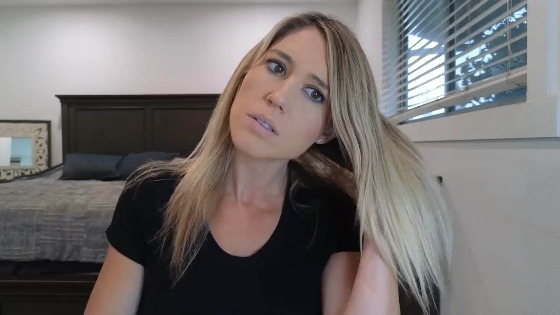 Gallery image thumbnail from blond_milf's myfreecams stream on, 11/14/2025, 24:36 image 10 of 20
