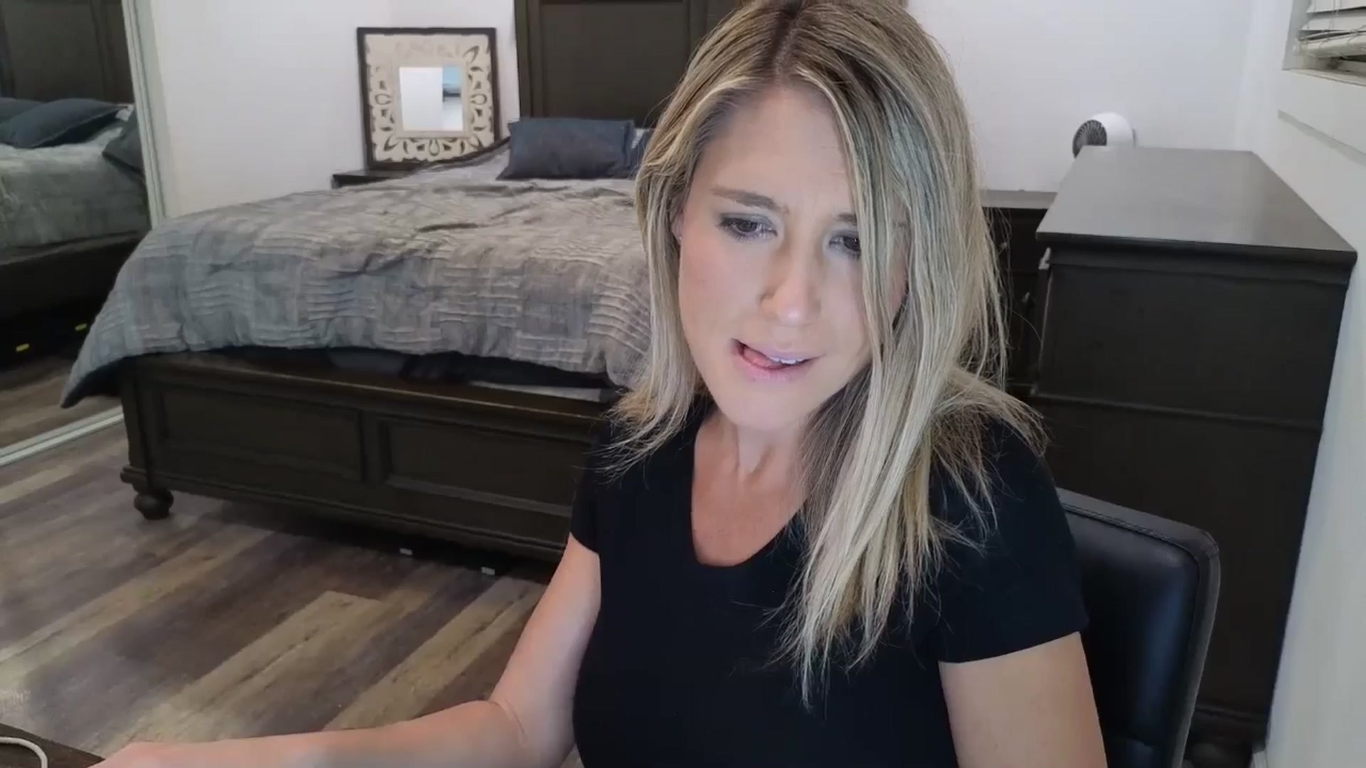 Gallery image thumbnail from blond_milf's myfreecams stream on, 11/14/2025, 08:03 image 3 of 20
