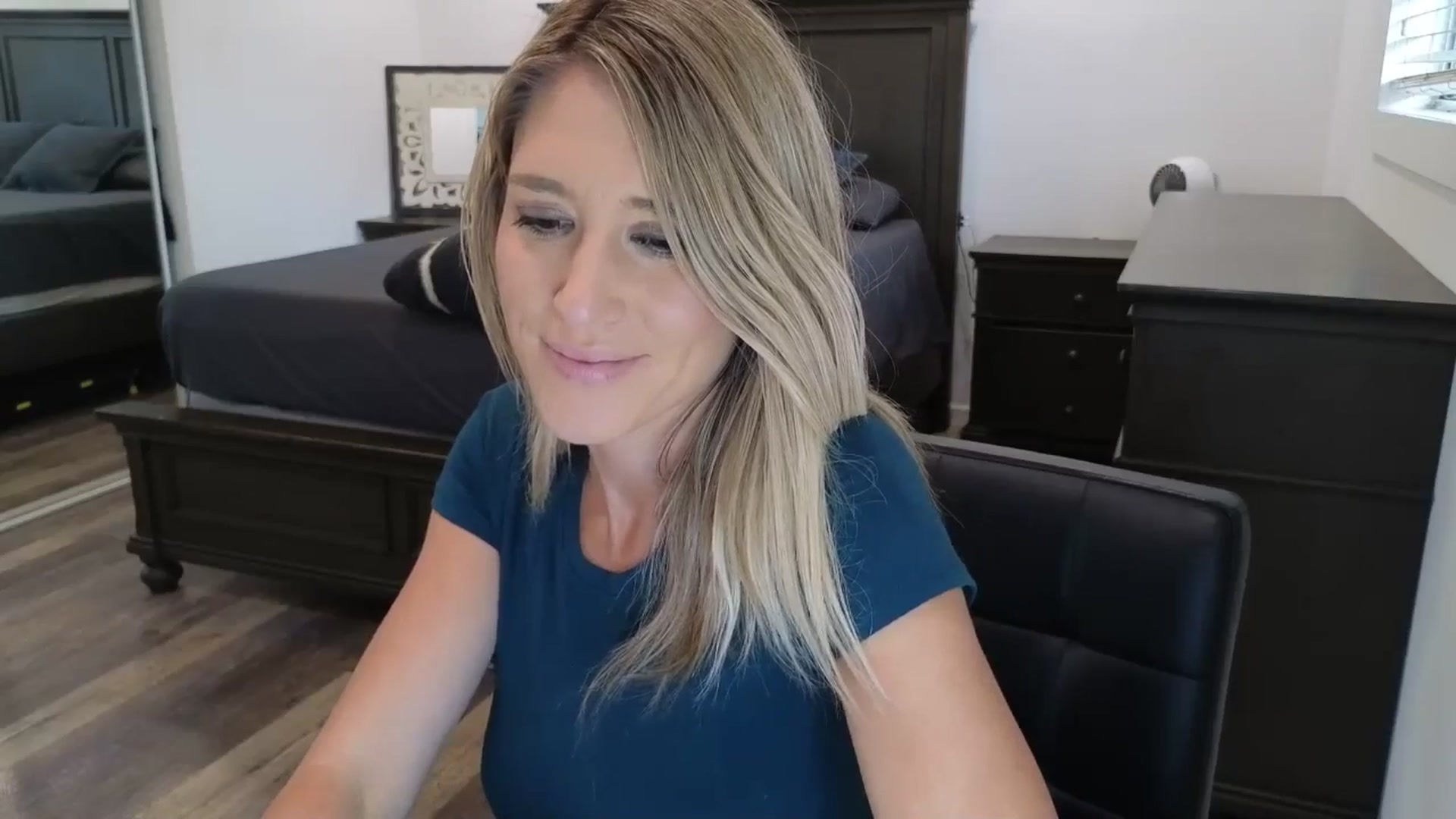Gallery image thumbnail from blond_milf's myfreecams stream on, 11/14/2025, 23:10 image 16 of 20