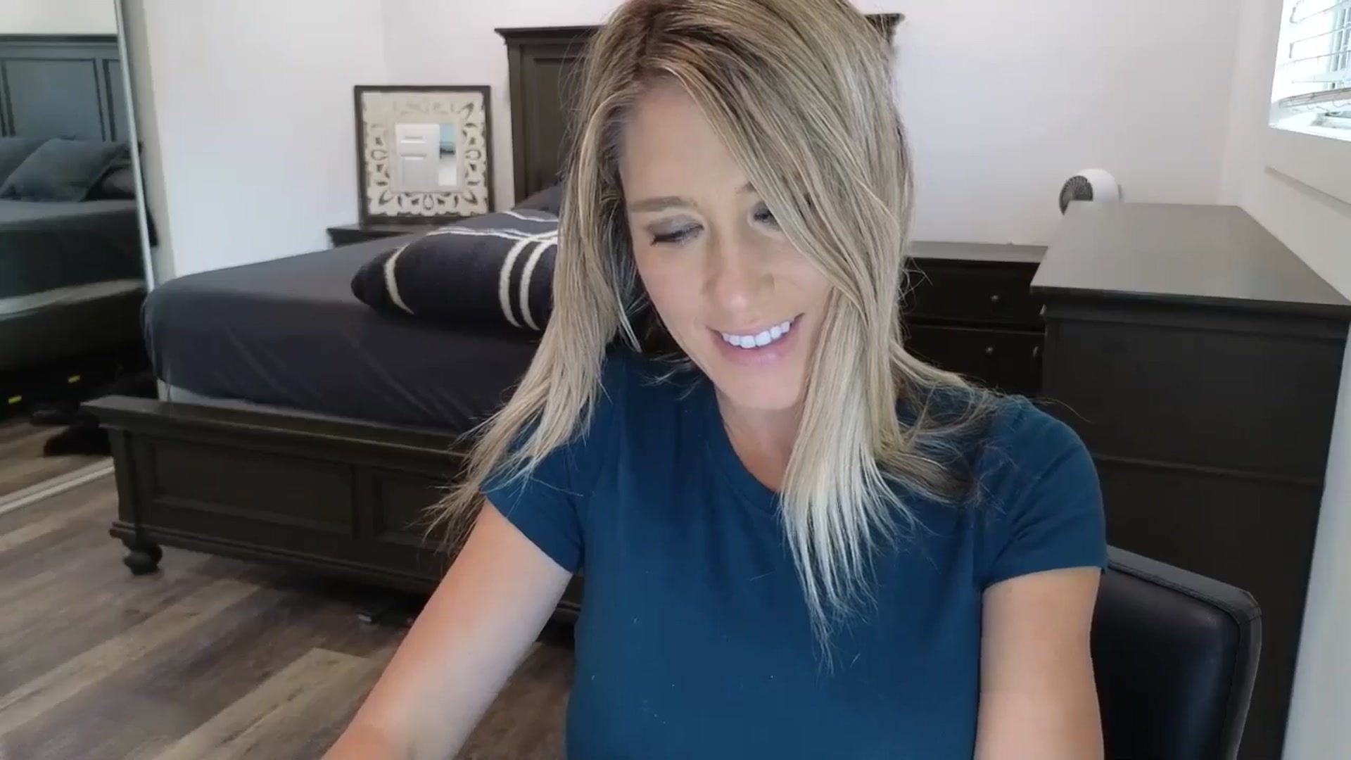 Gallery image thumbnail from blond_milf's myfreecams stream on, 11/14/2025, 23:10 image 8 of 20