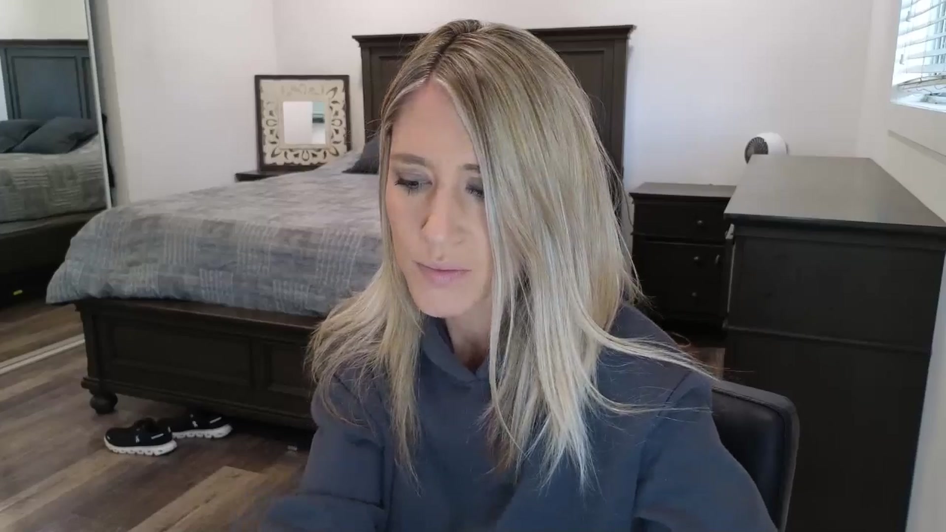 Gallery image thumbnail from blond_milf's myfreecams stream on, 11/17/2025, 23:16 image 2 of 20