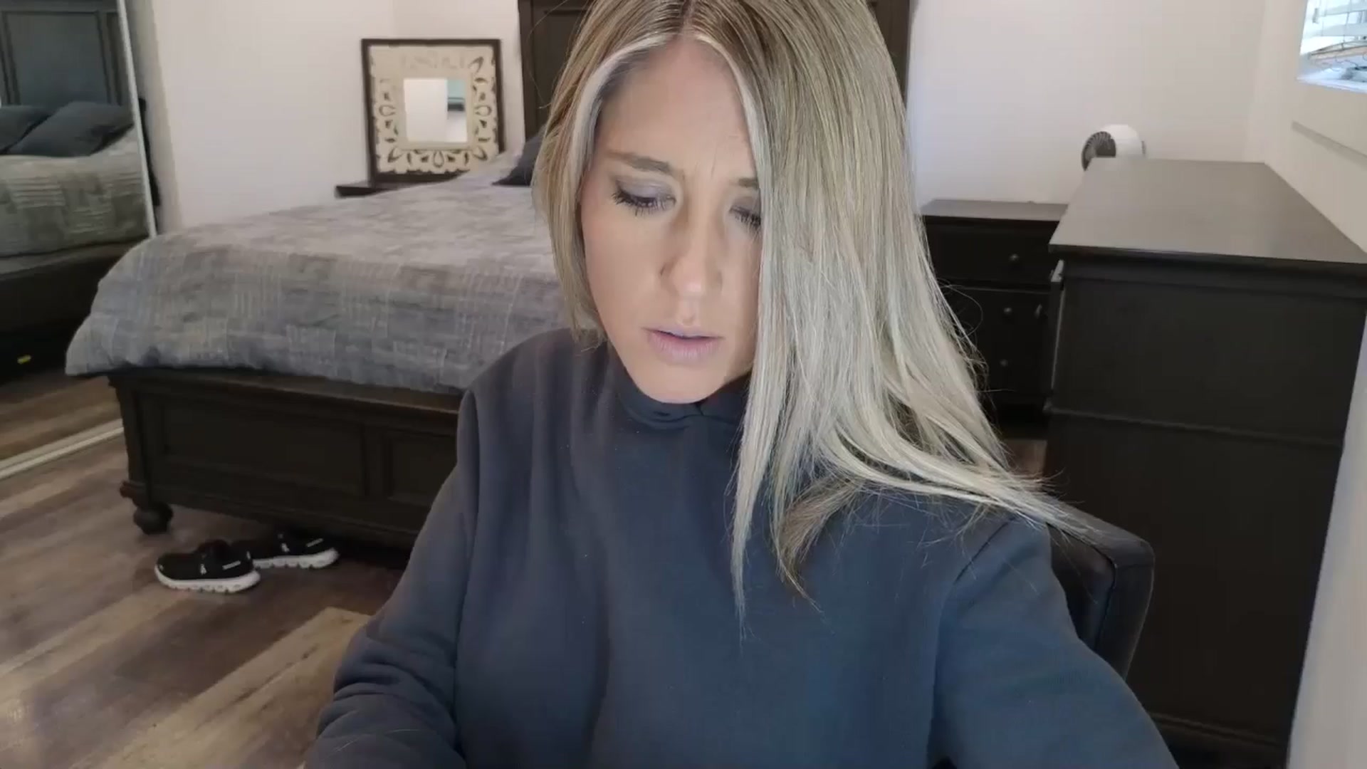 Gallery image thumbnail from blond_milf's myfreecams stream on, 11/17/2025, 23:16 image 16 of 20