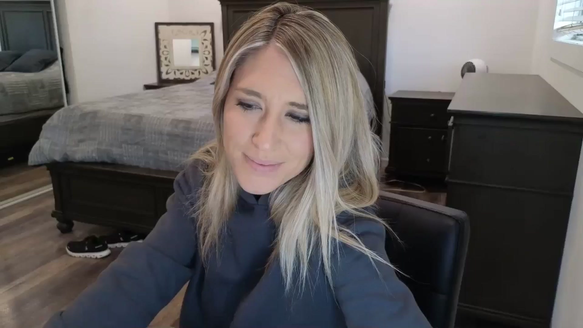 Gallery image thumbnail from blond_milf's myfreecams stream on, 11/17/2025, 23:16 image 8 of 20