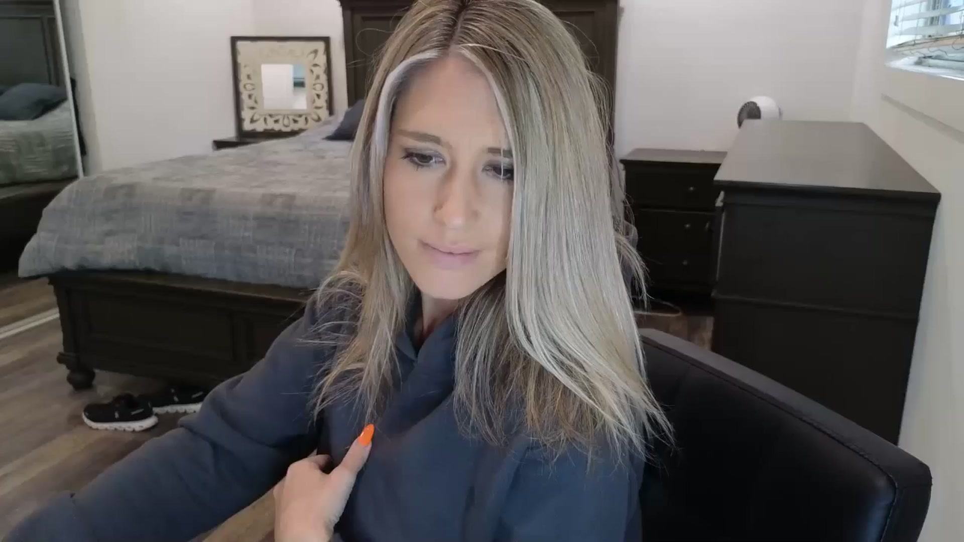 Gallery image thumbnail from blond_milf's myfreecams stream on, 11/18/2025, 24:00 image 19 of 20