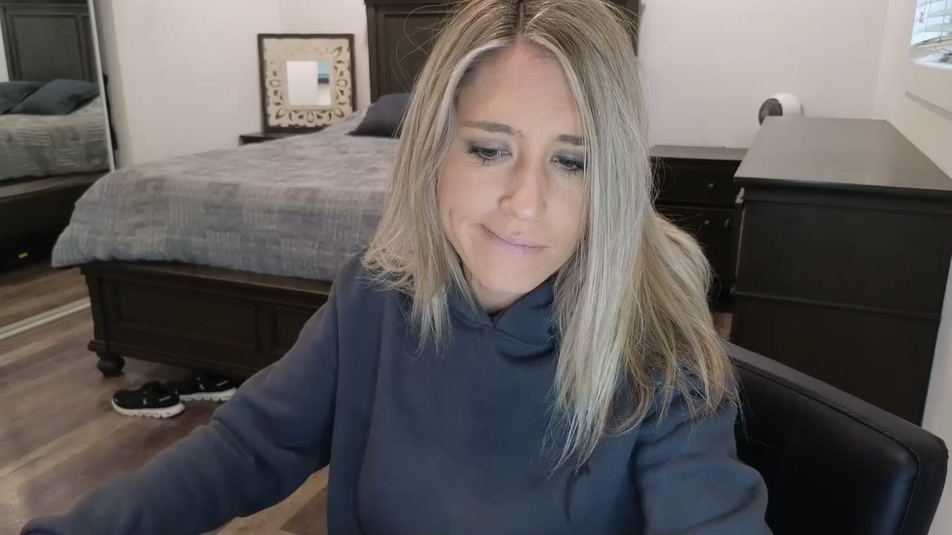 Gallery image thumbnail from blond_milf's myfreecams stream on, 11/18/2025, 24:00 image 1 of 20