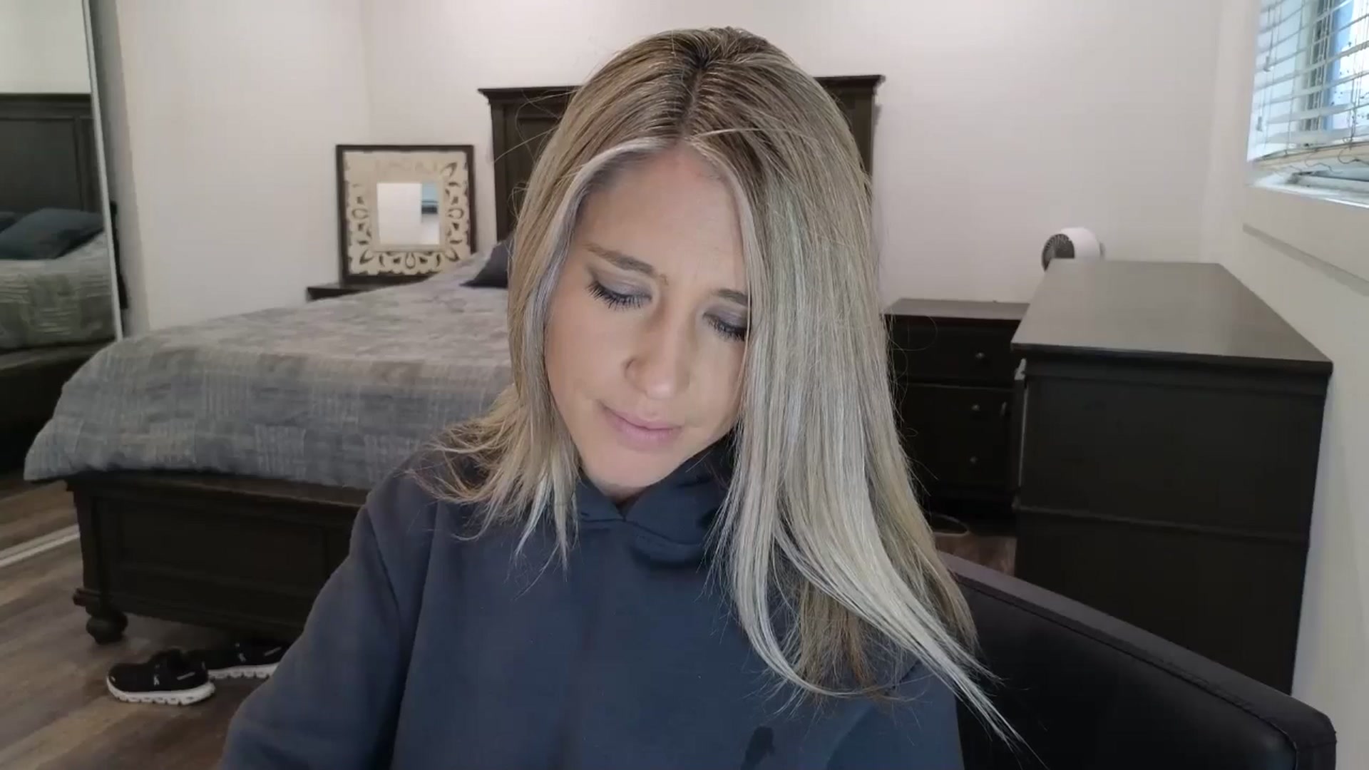 Gallery image thumbnail from blond_milf's myfreecams stream on, 11/18/2025, 24:00 image 12 of 20