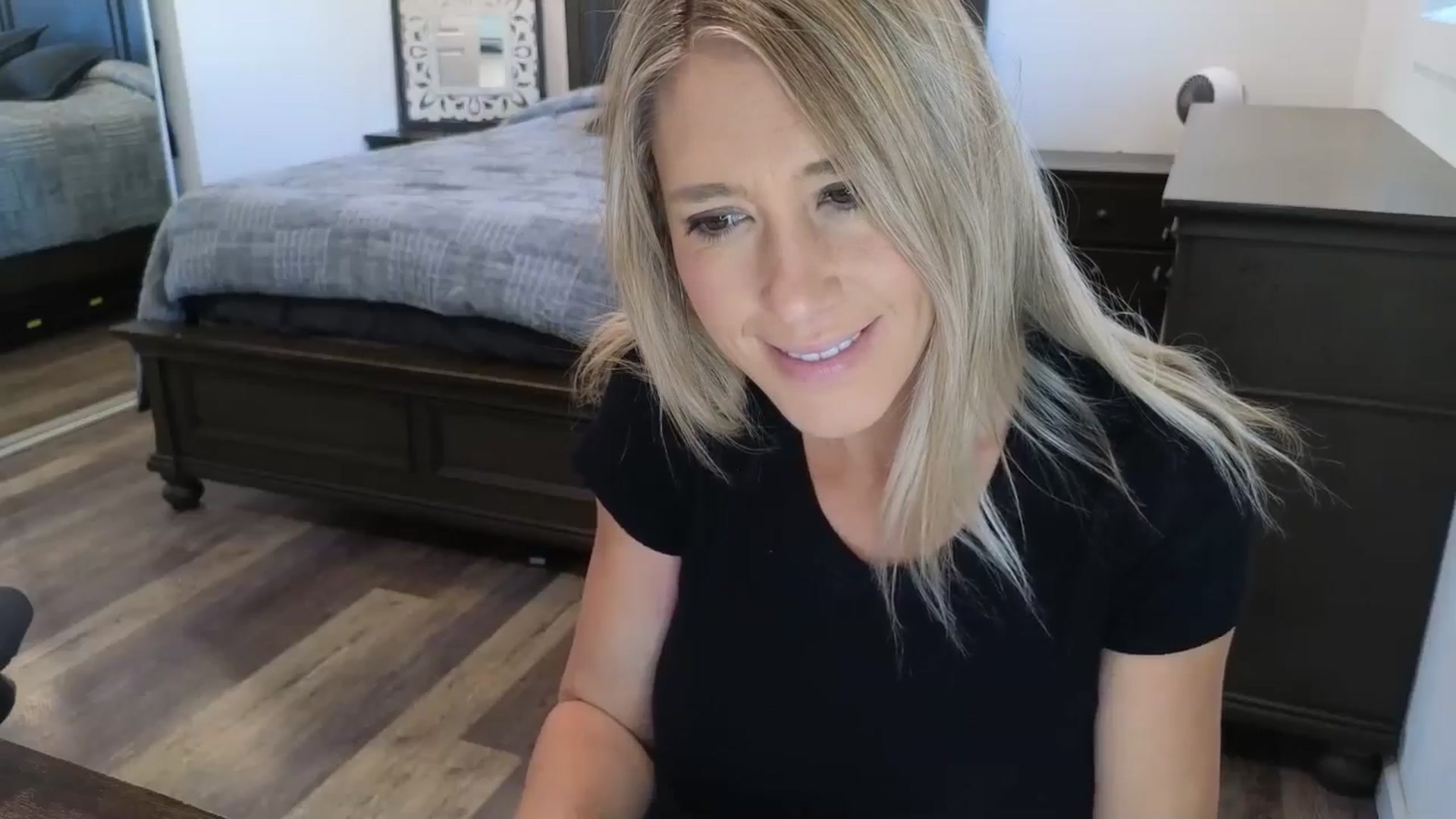 Gallery image thumbnail from blond_milf's myfreecams stream on, 11/18/2025, 22:30 image 4 of 20