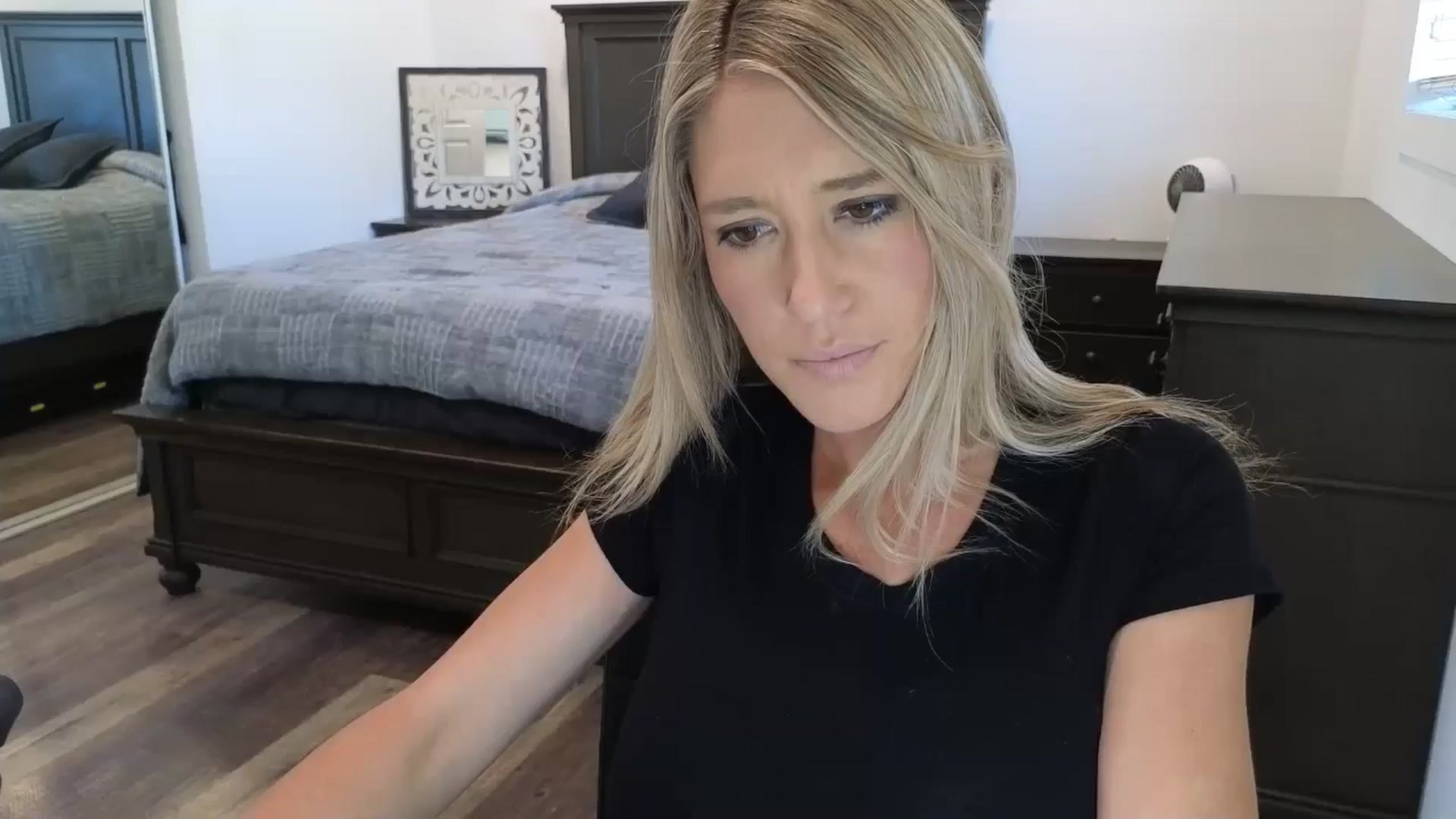 Gallery image thumbnail from blond_milf's myfreecams stream on, 11/18/2025, 22:30 image 7 of 20