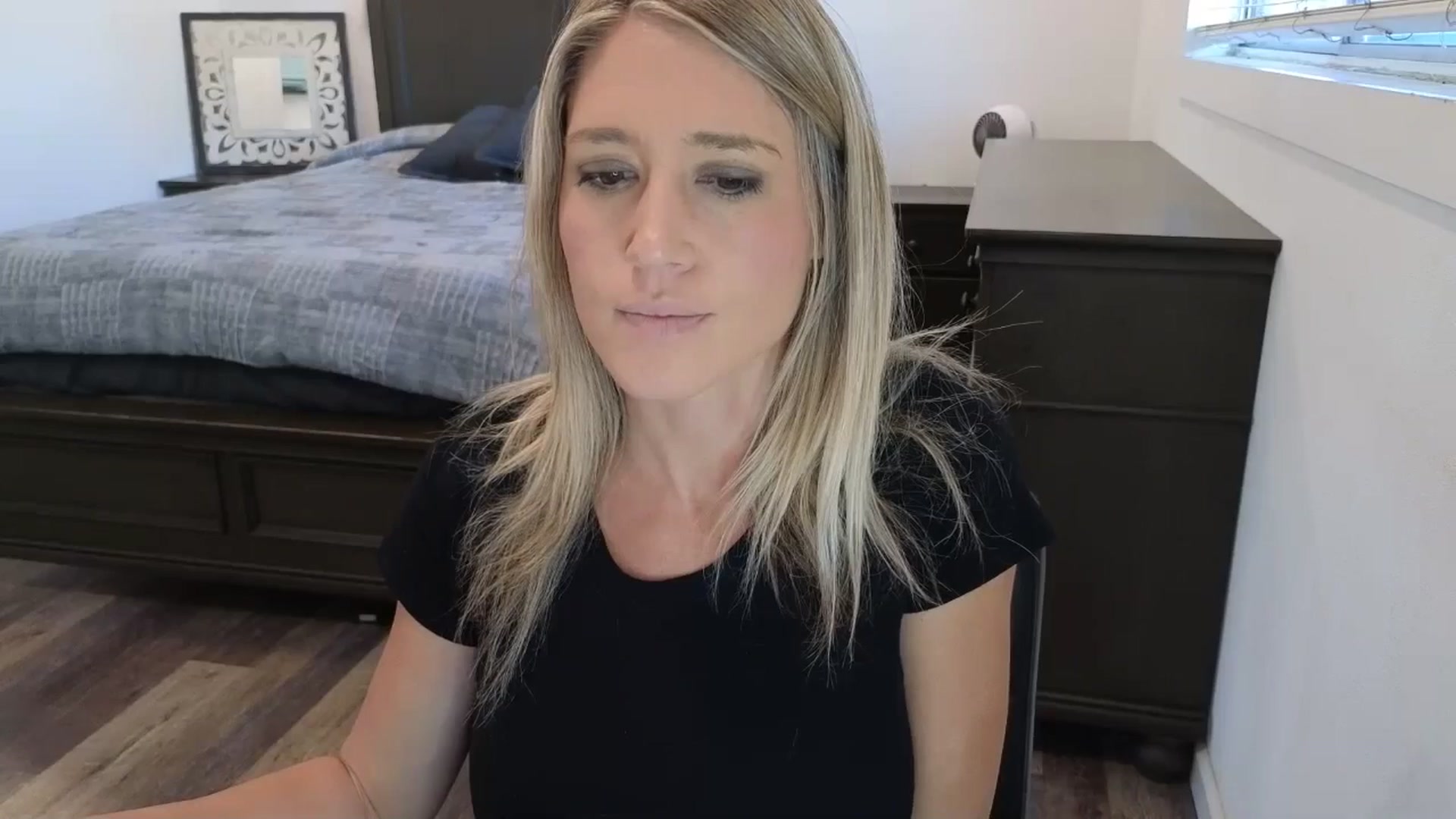Gallery image thumbnail from blond_milf's myfreecams stream on, 11/18/2025, 22:30 image 16 of 20