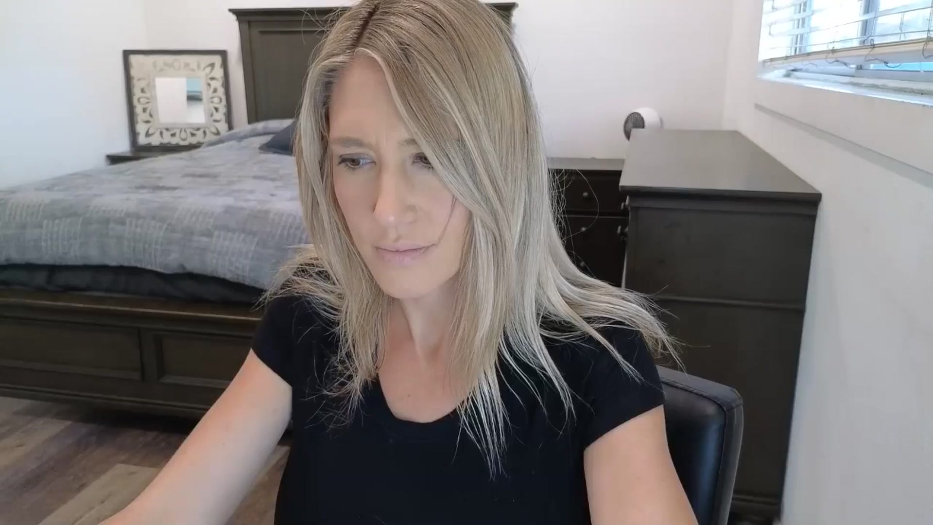 Gallery image thumbnail from blond_milf's myfreecams stream on, 11/18/2025, 23:40 image 19 of 20