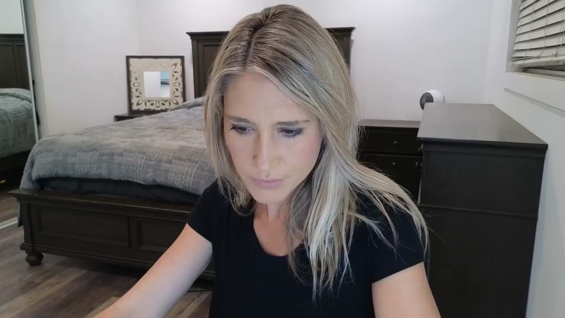 Gallery image thumbnail from blond_milf's myfreecams stream on, 11/19/2025, 06:15 image 3 of 20