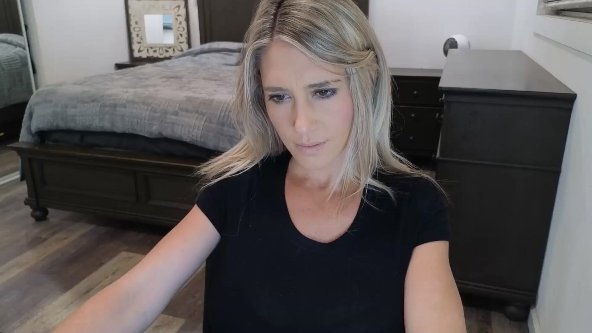 Gallery image thumbnail from blond_milf's myfreecams stream on, 11/19/2025, 06:15 image 7 of 20