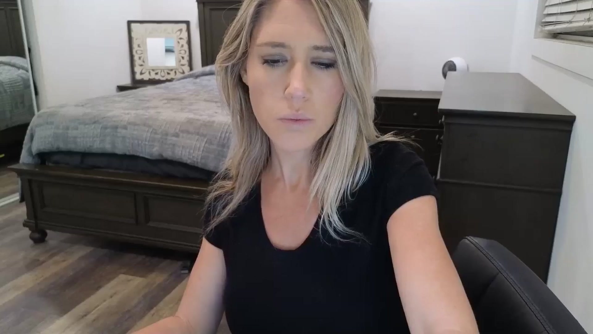 Gallery image thumbnail from blond_milf's myfreecams stream on, 11/19/2025, 06:15 image 15 of 20