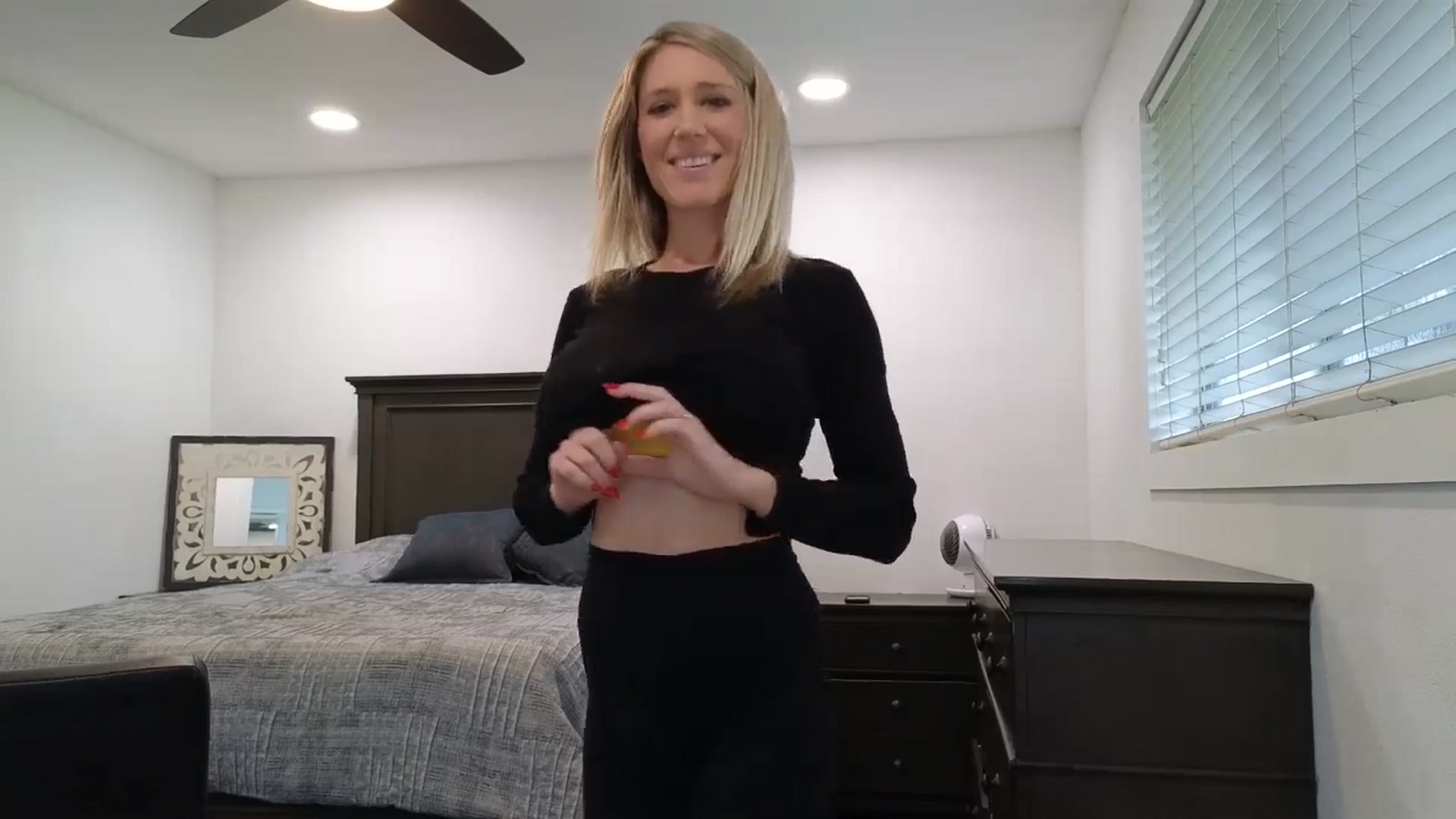 Gallery image thumbnail from blond_milf's myfreecams stream on, 11/25/2025, 09:15 image 4 of 20