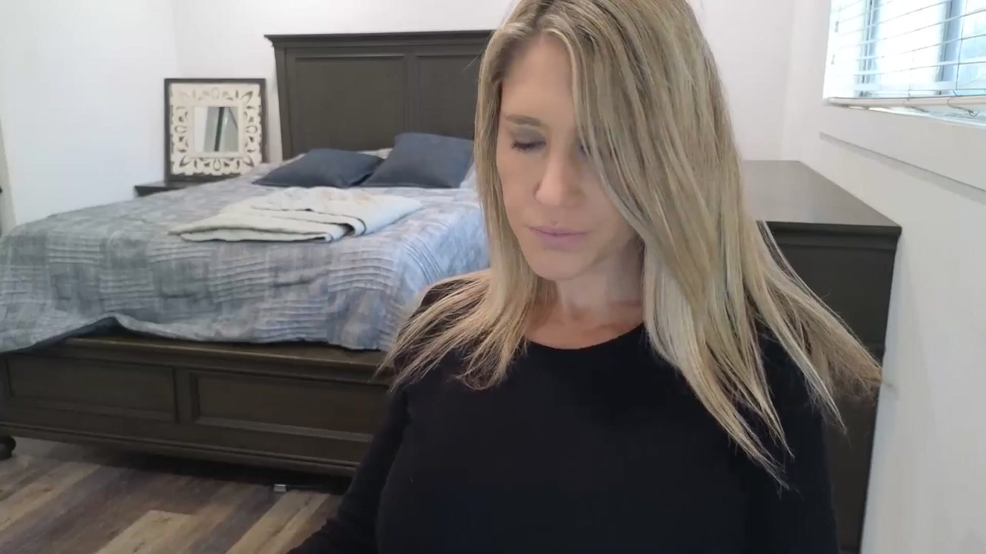 Gallery image thumbnail from blond_milf's myfreecams stream on, 12/01/2025, 21:38 image 8 of 20