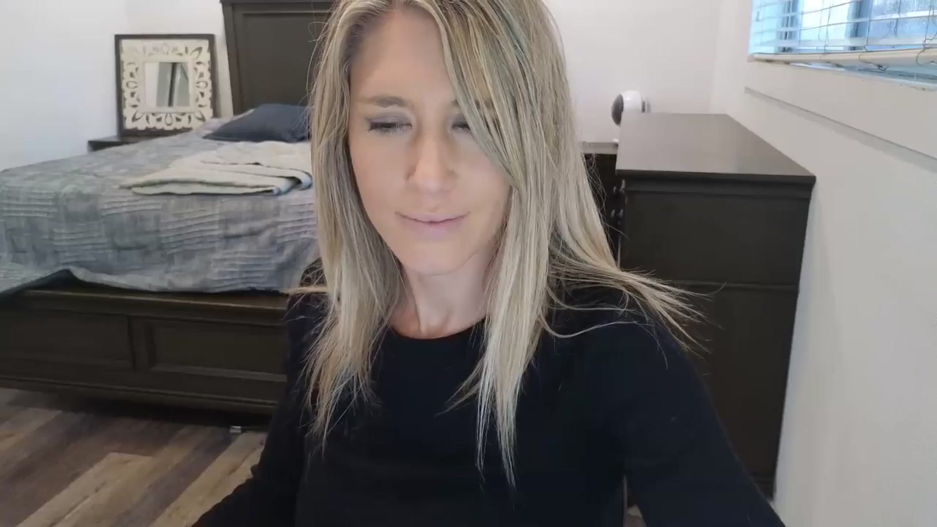 Gallery image thumbnail from blond_milf's myfreecams stream on, 12/02/2025, 24:33 image 9 of 20