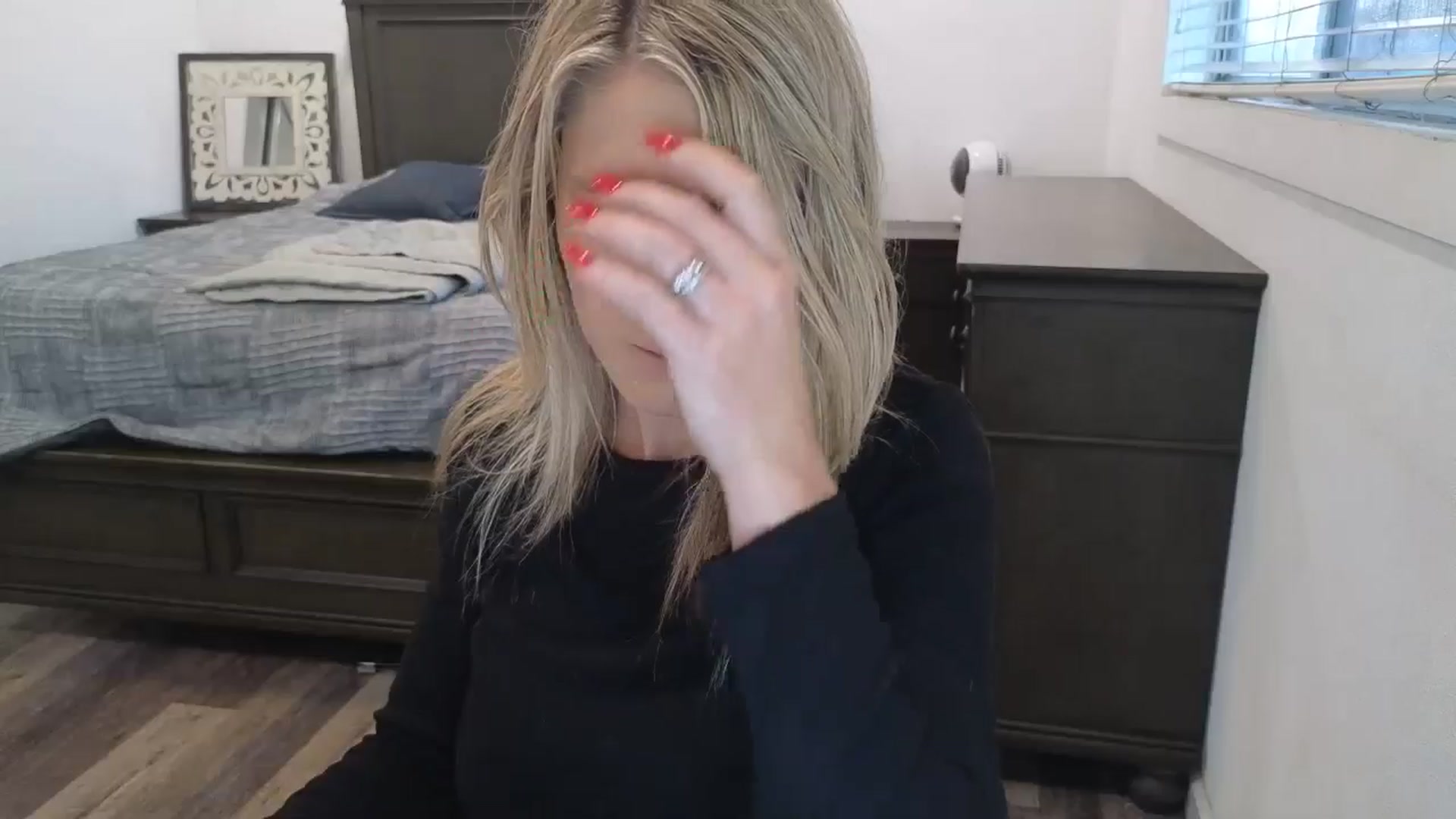 Gallery image thumbnail from blond_milf's myfreecams stream on, 12/02/2025, 24:33 image 7 of 20