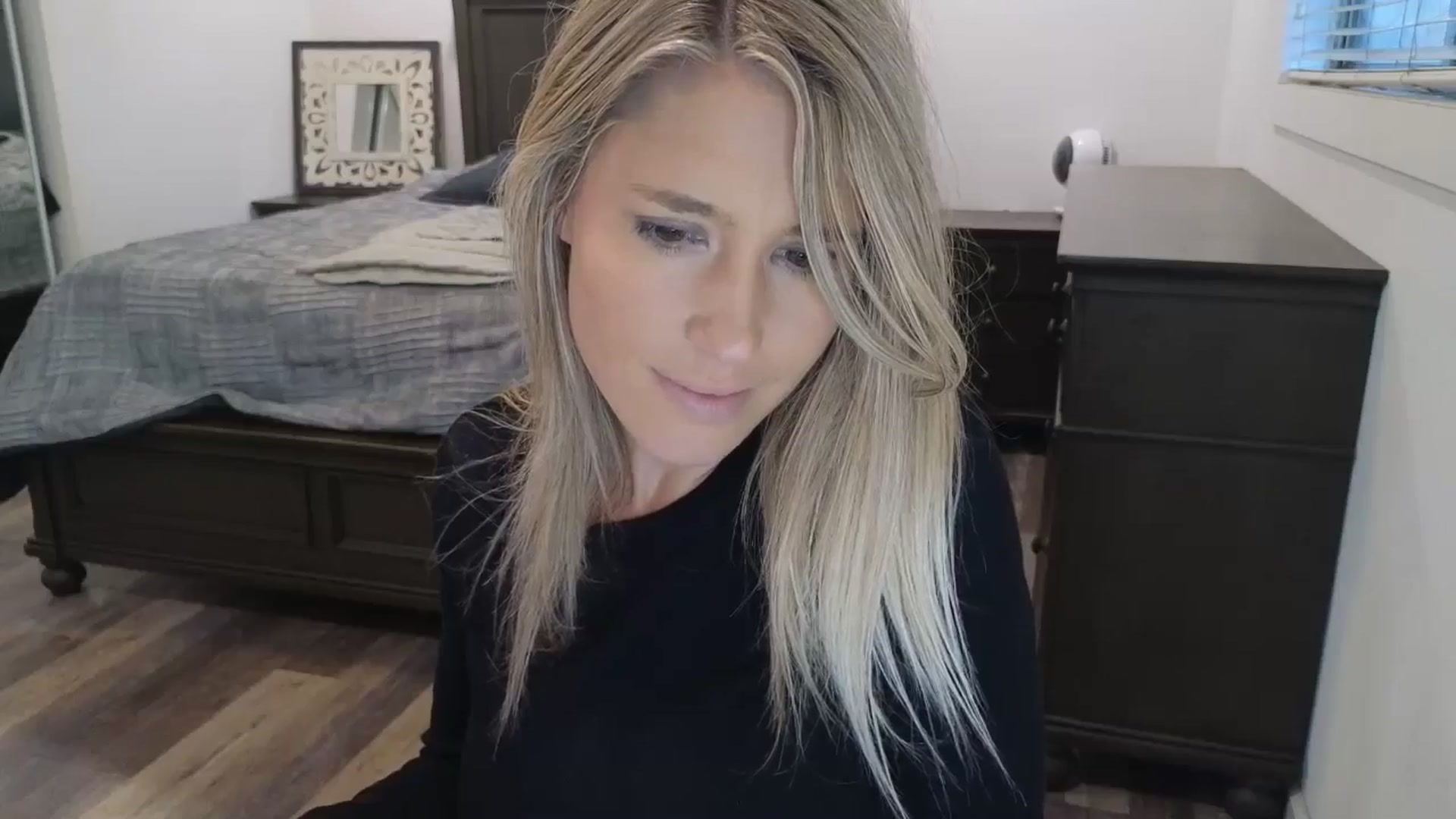 Gallery image thumbnail from blond_milf's myfreecams stream on, 12/02/2025, 24:33 image 20 of 20