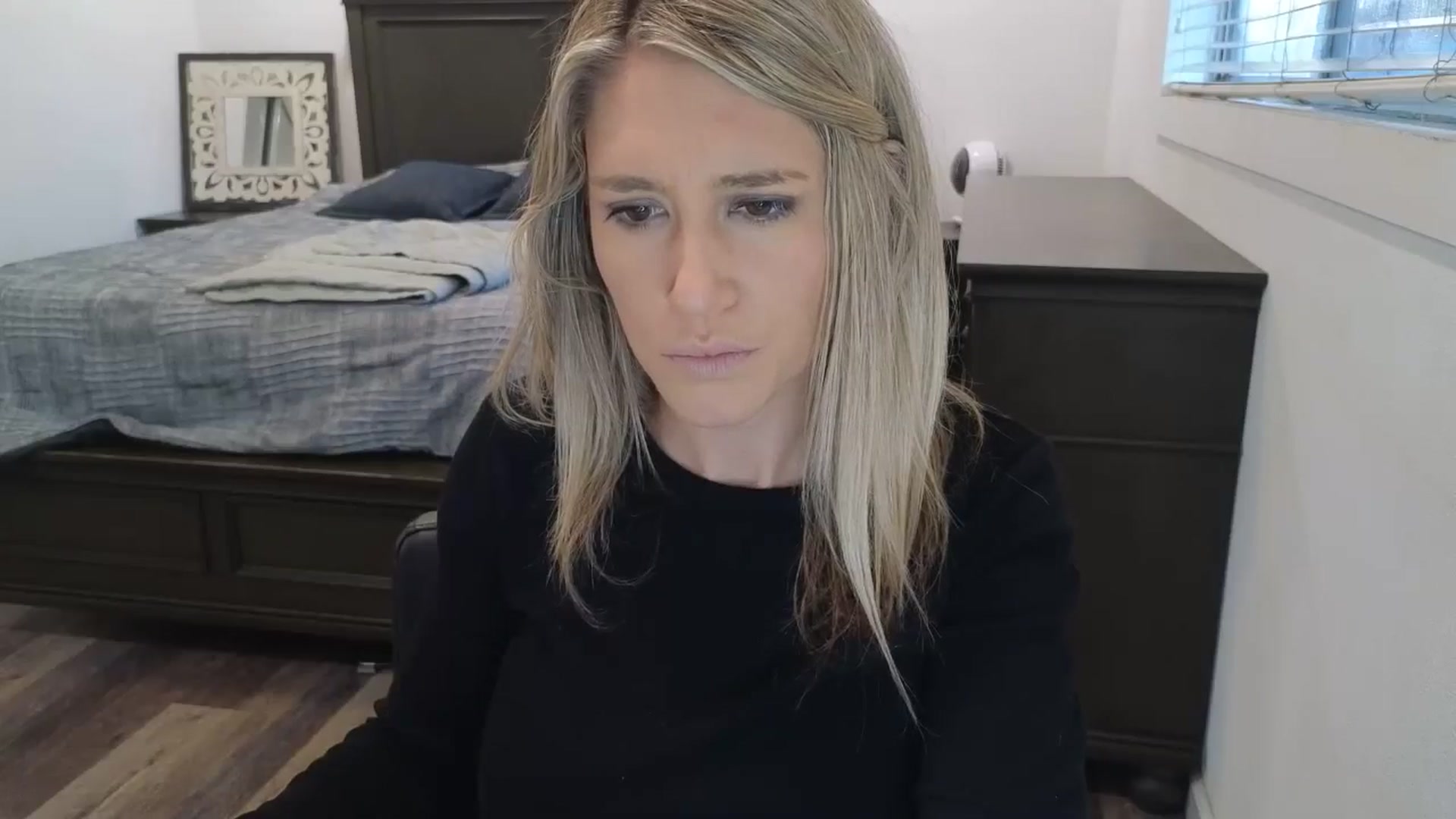 Gallery image thumbnail from blond_milf's myfreecams stream on, 12/02/2025, 24:33 image 5 of 20