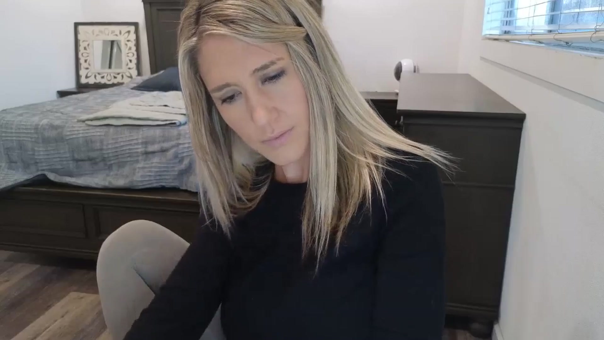 Gallery image thumbnail from blond_milf's myfreecams stream on, 12/02/2025, 24:33 image 2 of 20