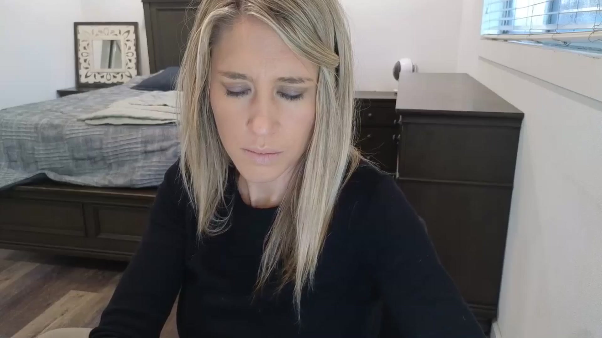 Gallery image thumbnail from blond_milf's myfreecams stream on, 12/02/2025, 24:33 image 4 of 20