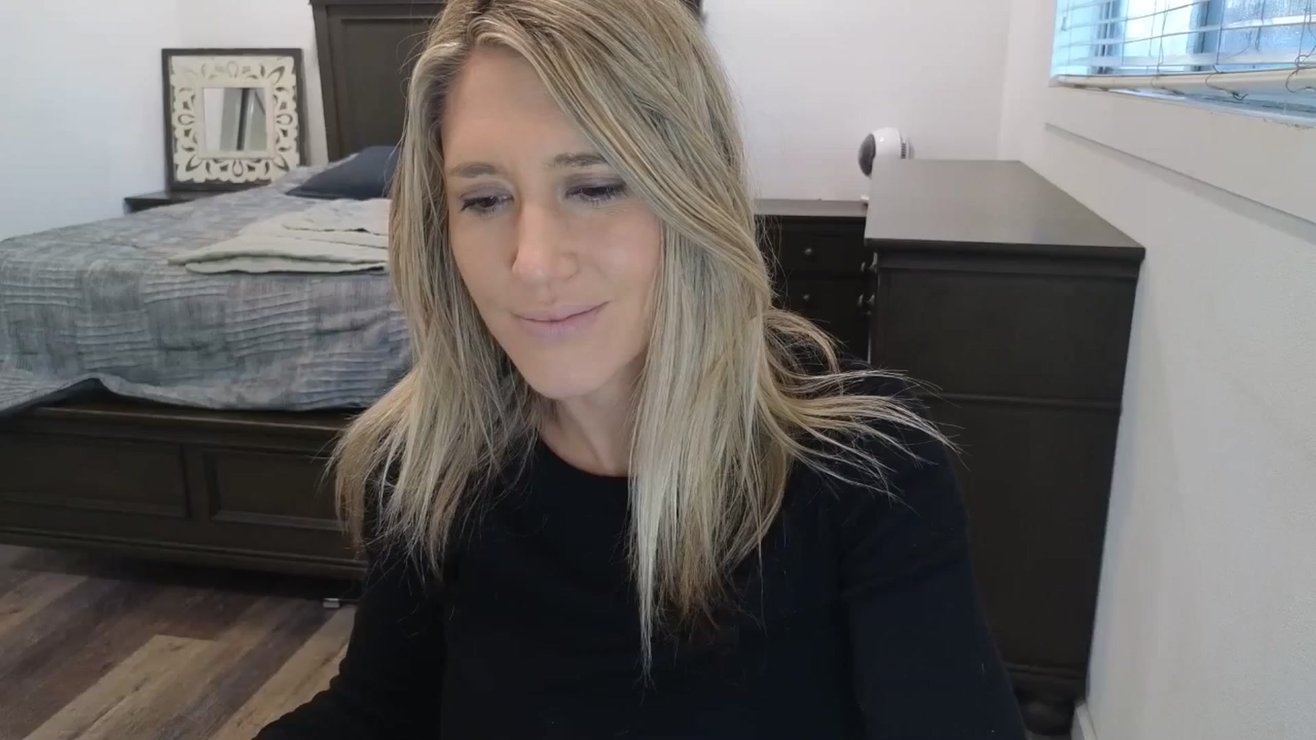 Gallery image thumbnail from blond_milf's myfreecams stream on, 12/02/2025, 24:33 image 6 of 20
