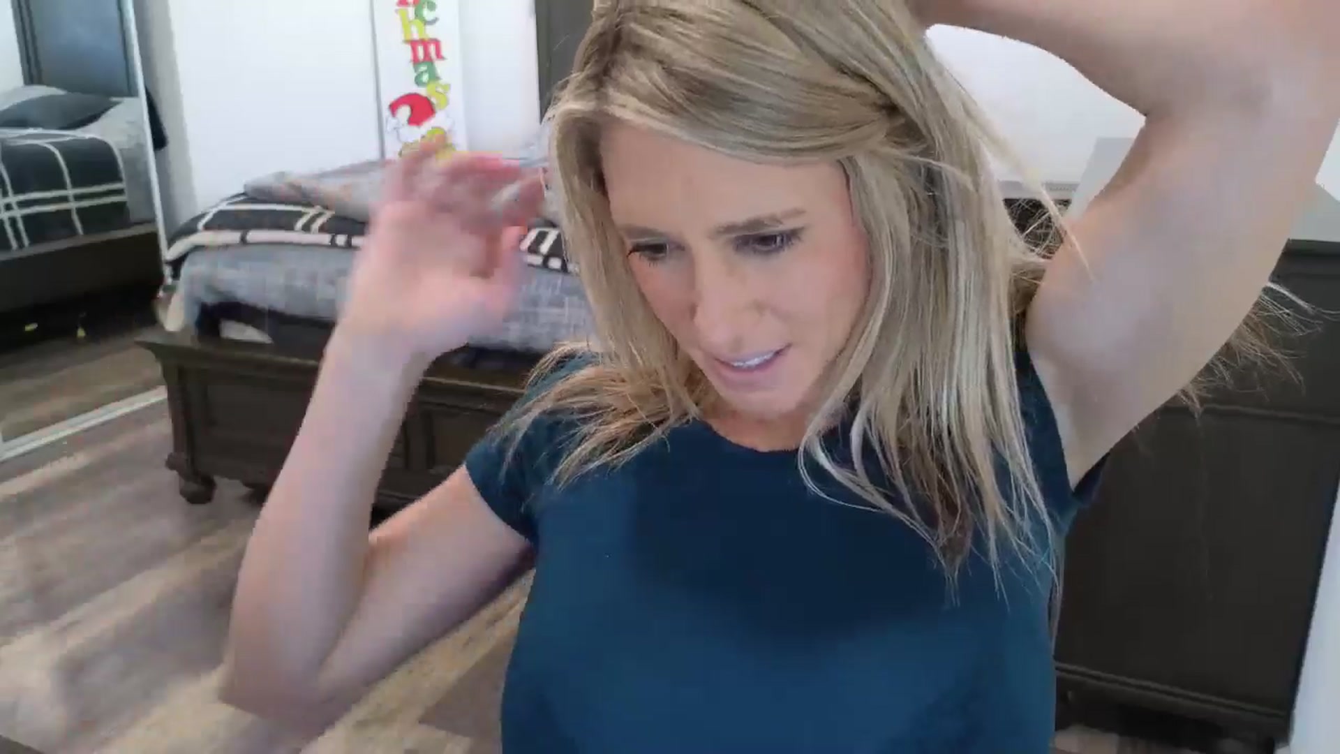 Gallery image thumbnail from blond_milf's myfreecams stream on, 12/16/2025, 23:35 image 5 of 20