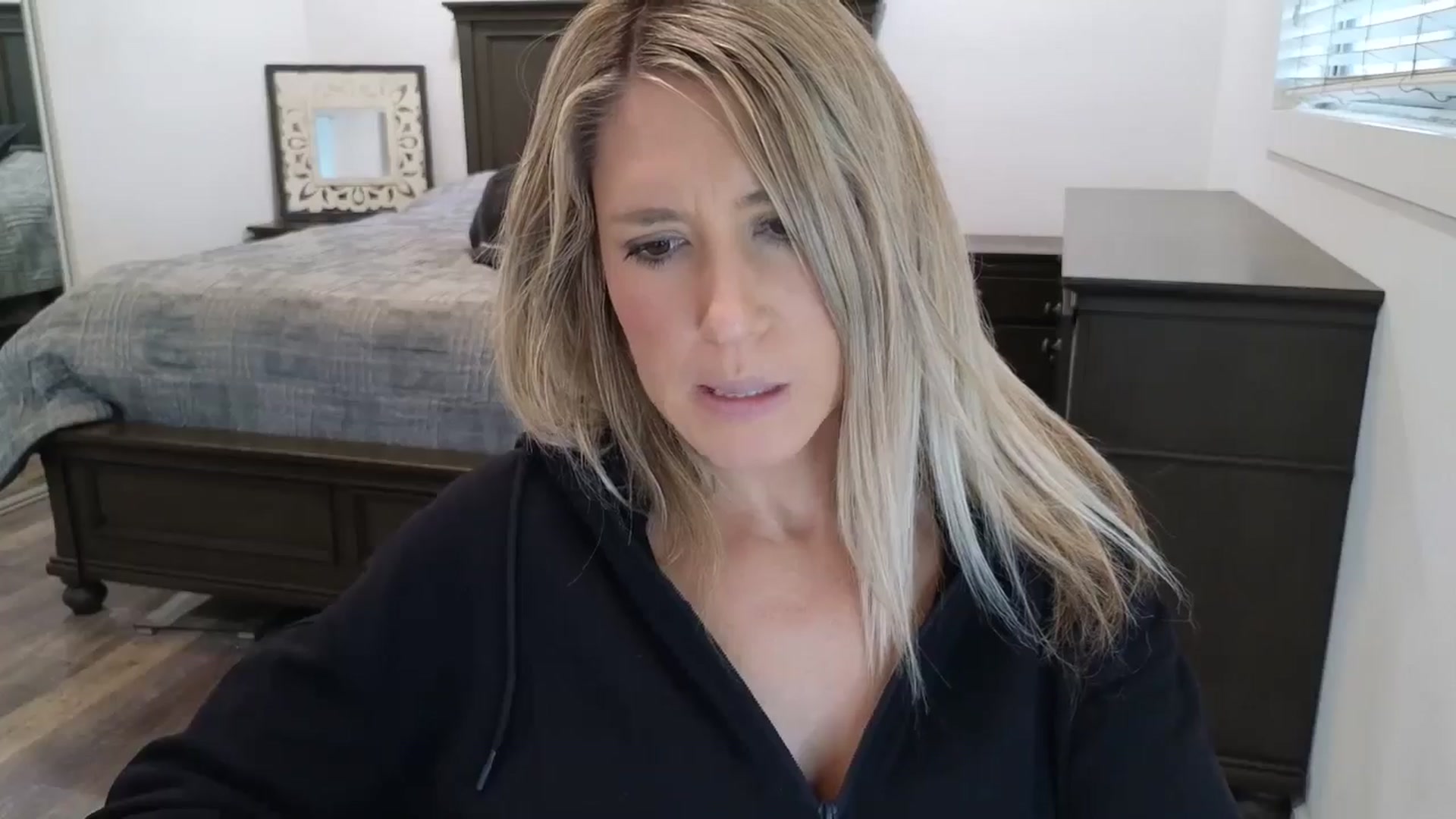 Gallery image thumbnail from blond_milf's myfreecams stream on, 01/02/2026, 22:42 image 18 of 20