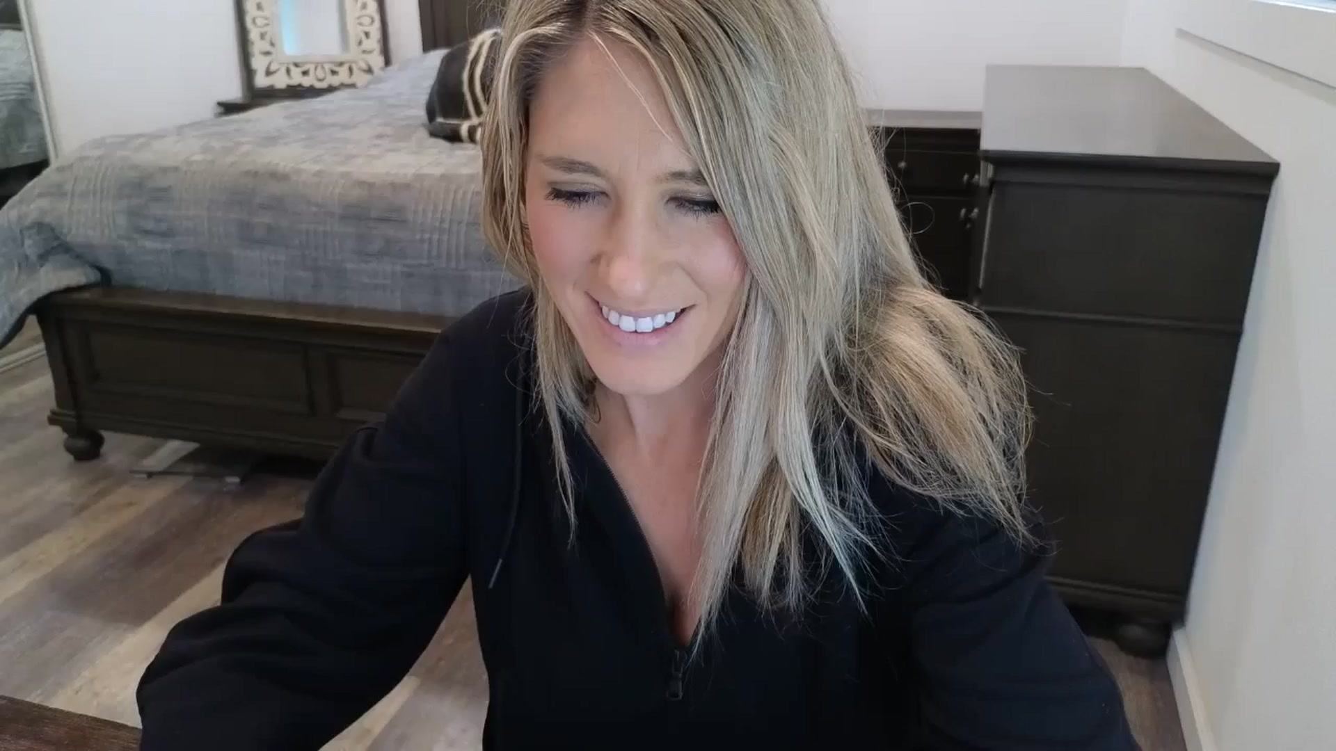 Gallery image thumbnail from blond_milf's myfreecams stream on, 01/02/2026, 22:42 image 20 of 20