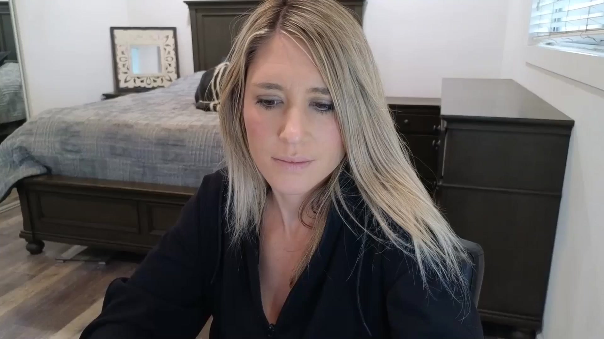 Gallery image thumbnail from blond_milf's myfreecams stream on, 01/02/2026, 22:42 image 14 of 20
