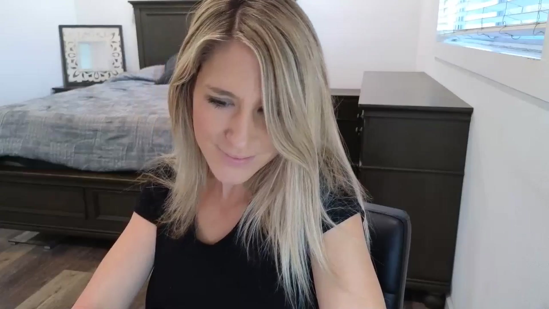 Gallery image thumbnail from blond_milf's myfreecams stream on, 01/06/2026, 23:45 image 3 of 20