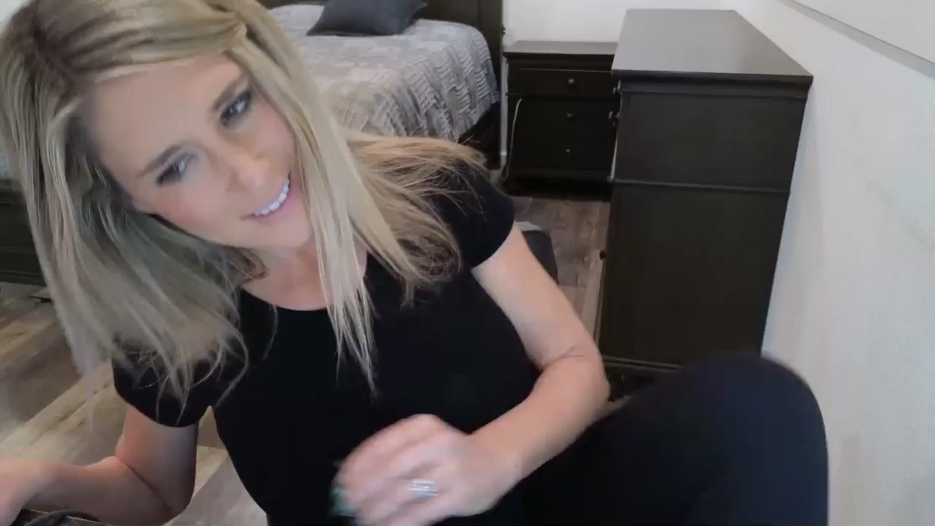 Gallery image thumbnail from blond_milf's myfreecams stream on, 01/07/2026, 07:51 image 7 of 20