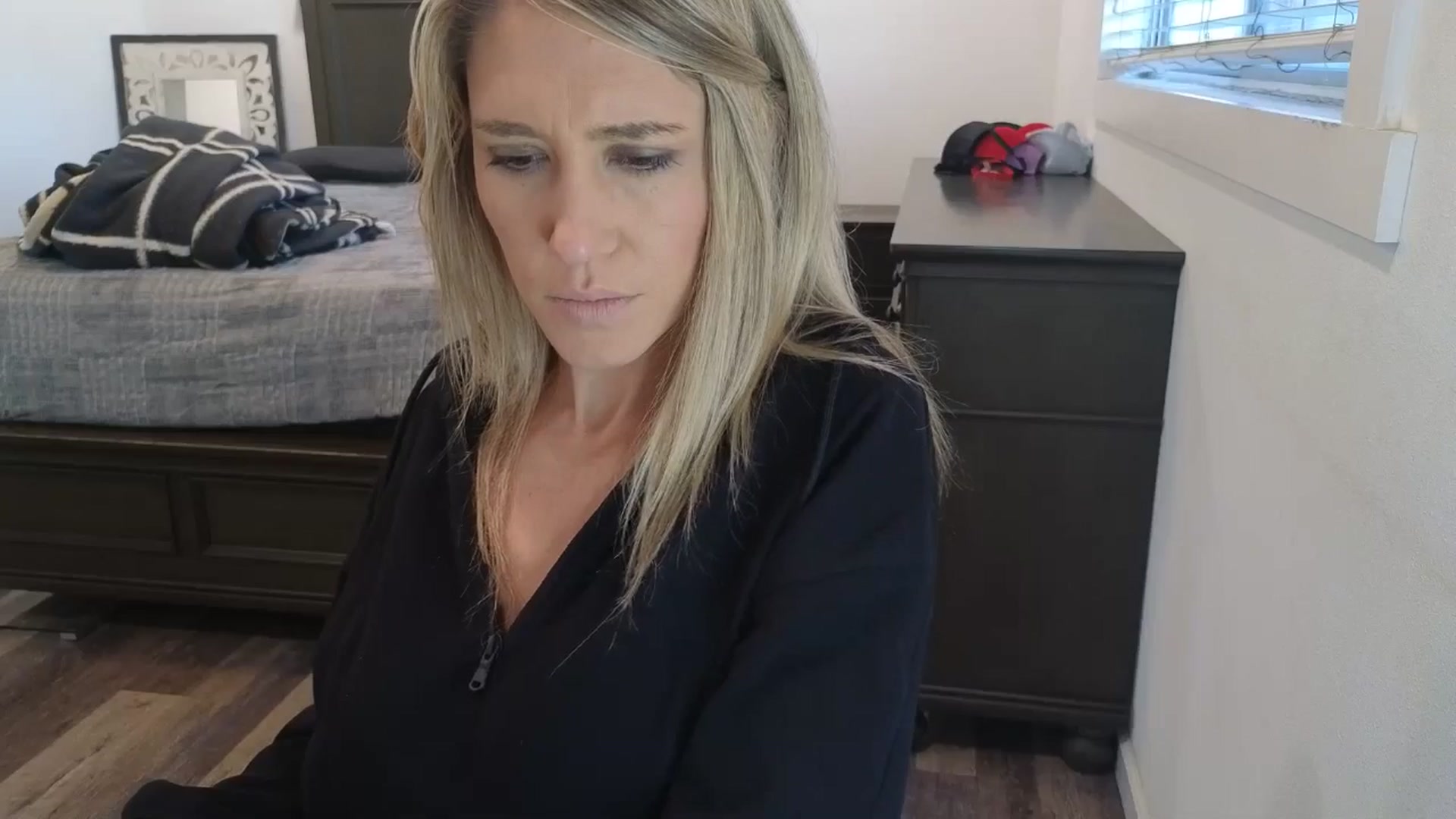 Gallery image thumbnail from blond_milf's myfreecams stream on, 01/10/2026, 24:33 image 11 of 20
