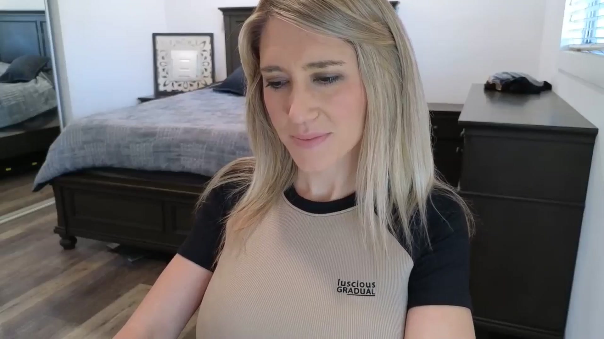 Gallery image thumbnail from blond_milf's myfreecams stream on, 01/16/2026, 21:16 image 3 of 20