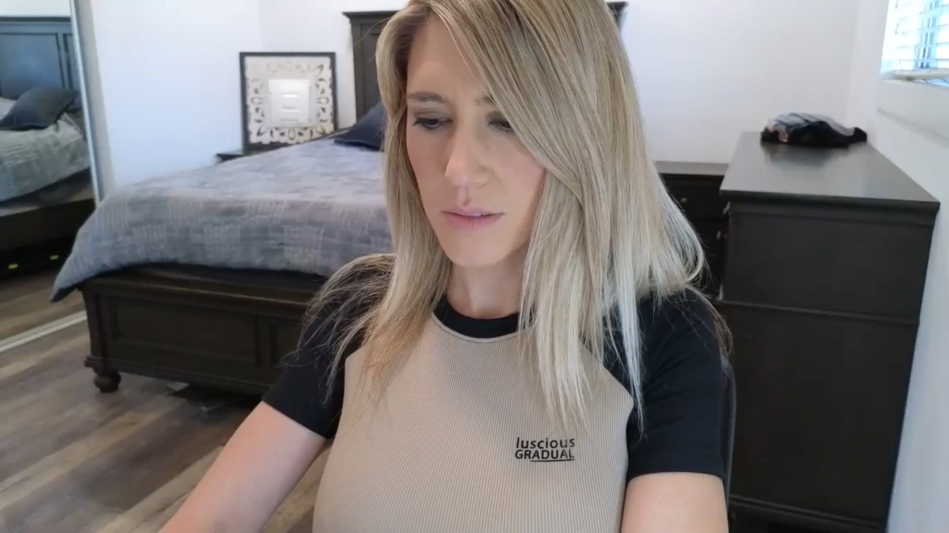 Gallery image thumbnail from blond_milf's myfreecams stream on, 01/16/2026, 21:16 image 4 of 20