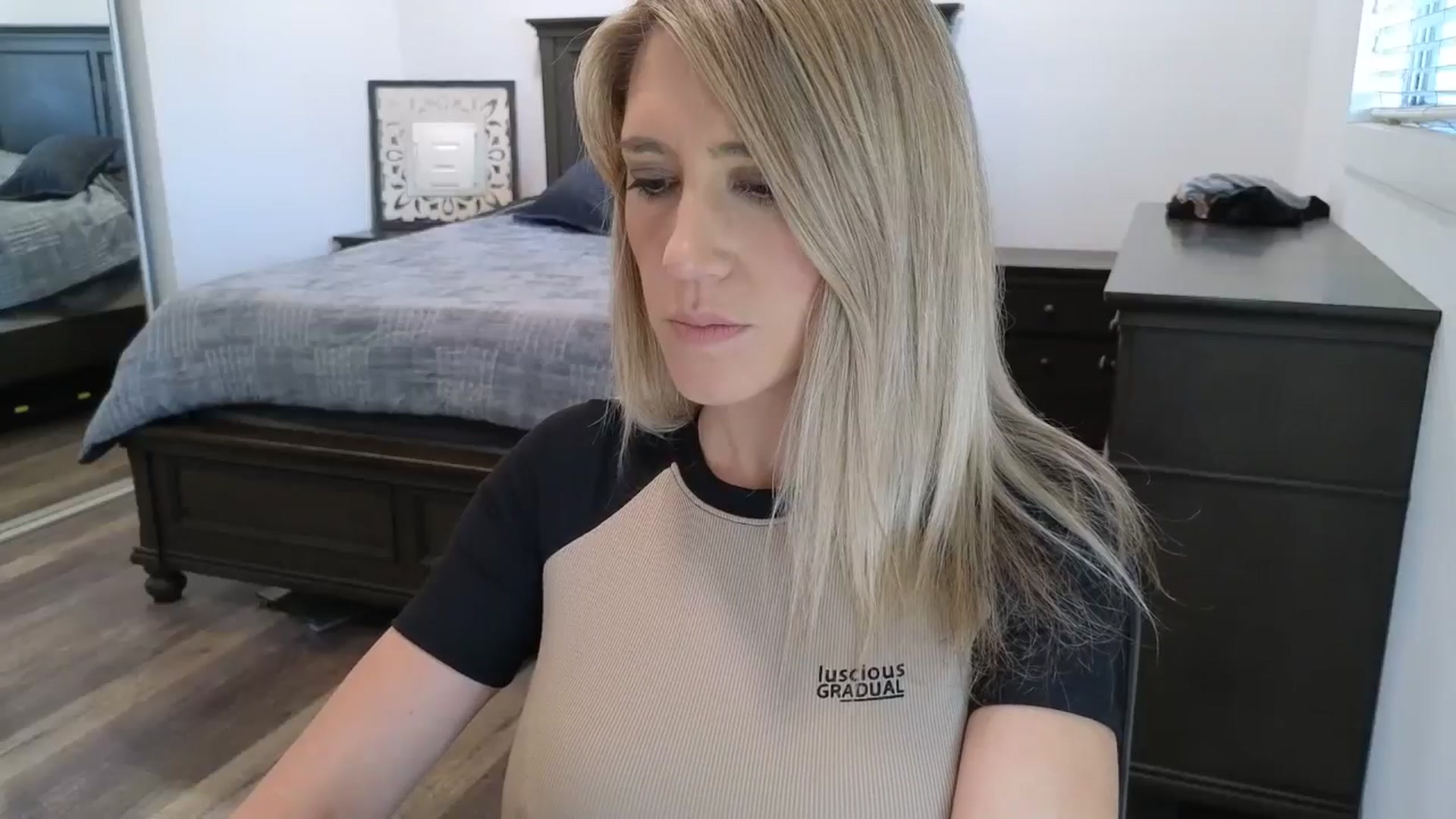 Gallery image thumbnail from blond_milf's myfreecams stream on, 01/16/2026, 21:16 image 6 of 20