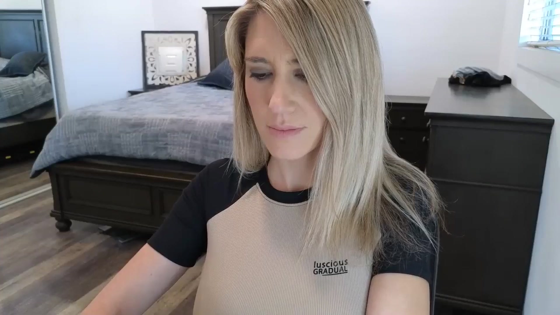 Gallery image thumbnail from blond_milf's myfreecams stream on, 01/16/2026, 21:16 image 7 of 20