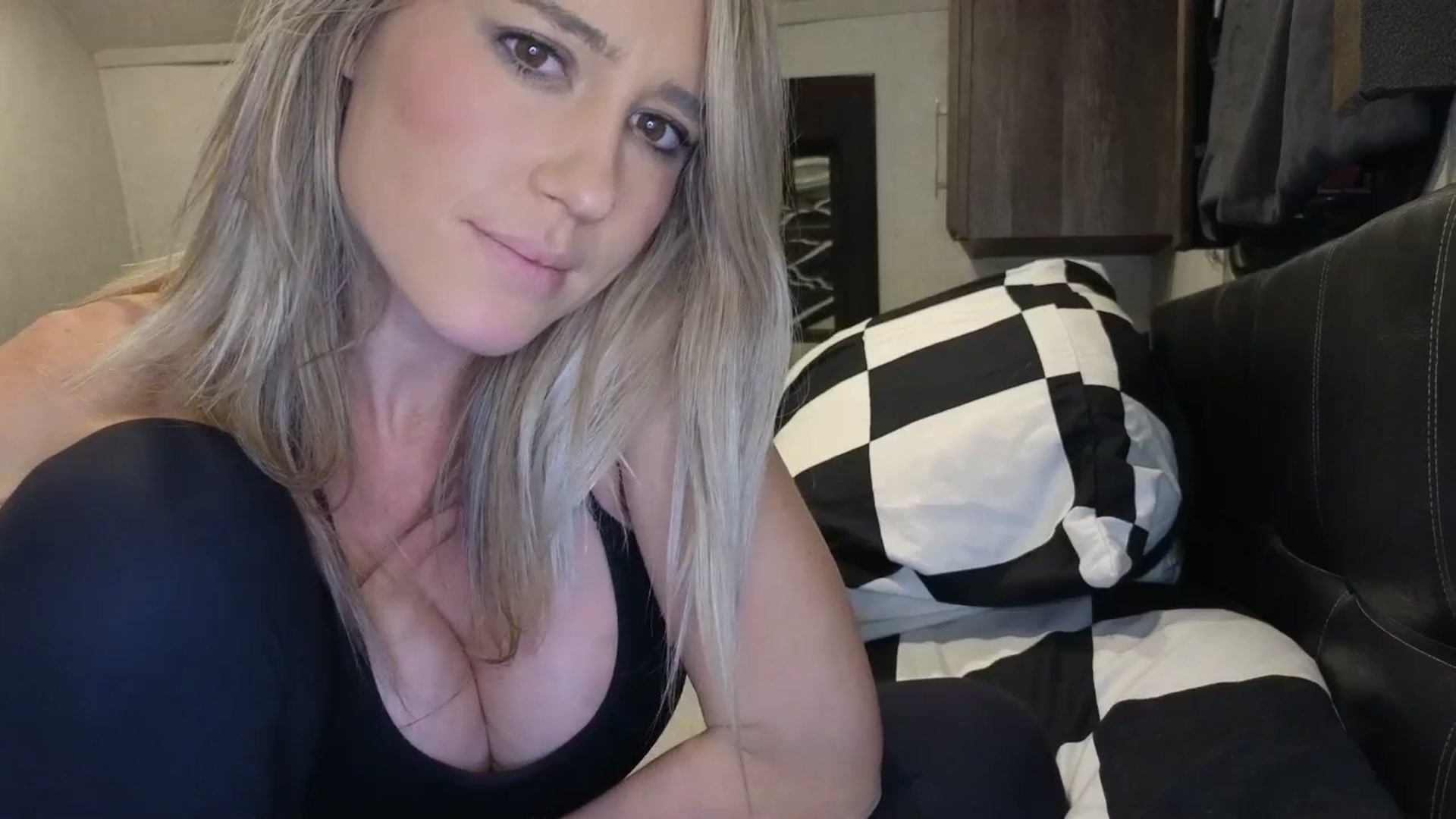 Gallery image thumbnail from blond_milf's myfreecams stream on, 01/18/2026, 05:29 image 13 of 20