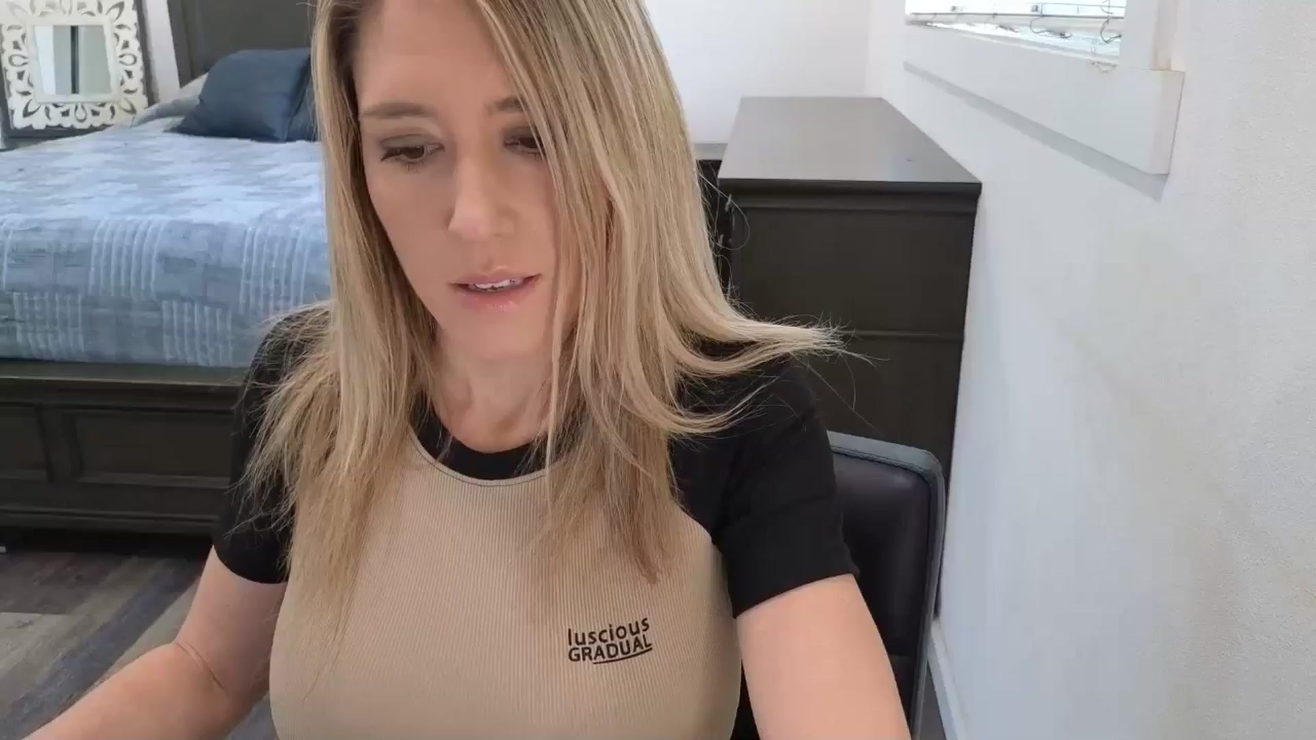 Gallery image thumbnail from blond_milf's myfreecams stream on, 02/06/2026, 21:42 image 3 of 20
