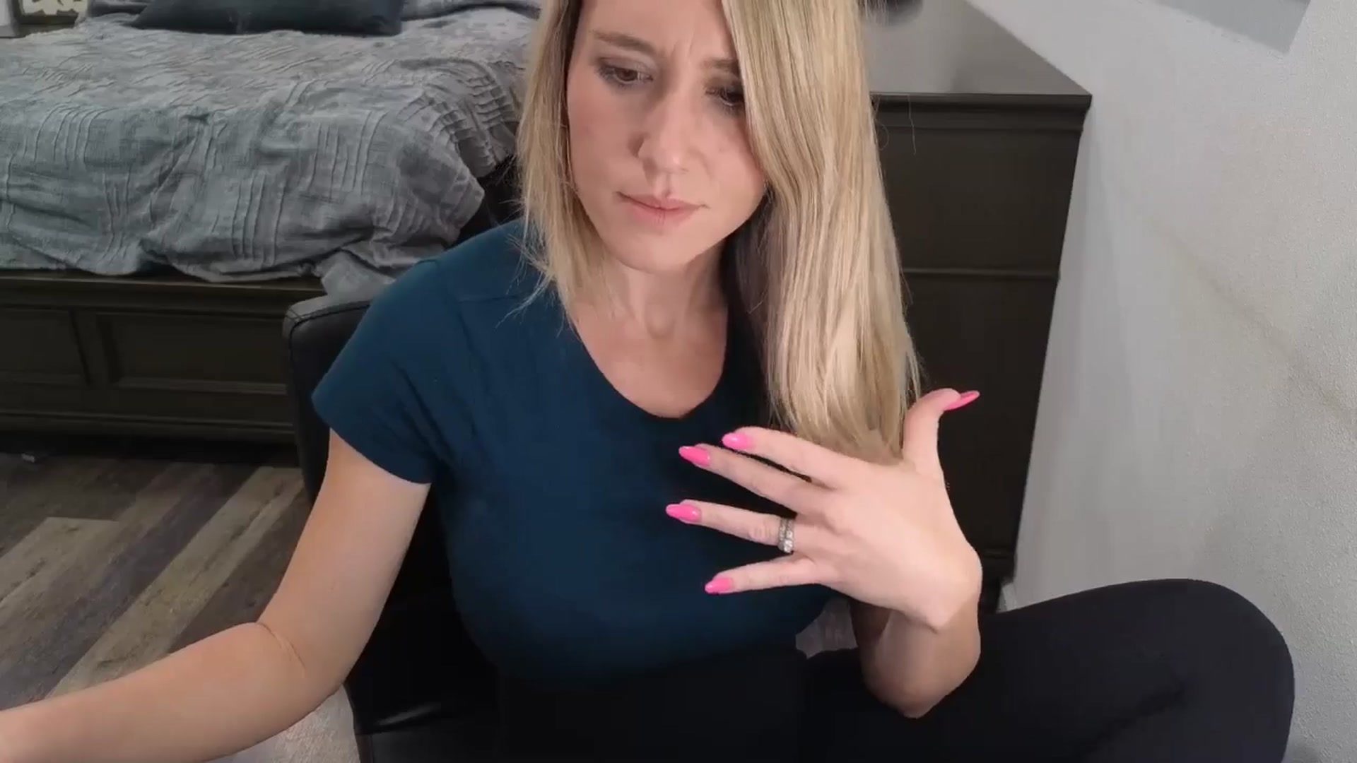 Gallery image thumbnail from blond_milf's myfreecams stream on, 02/14/2026, 06:06 image 4 of 20