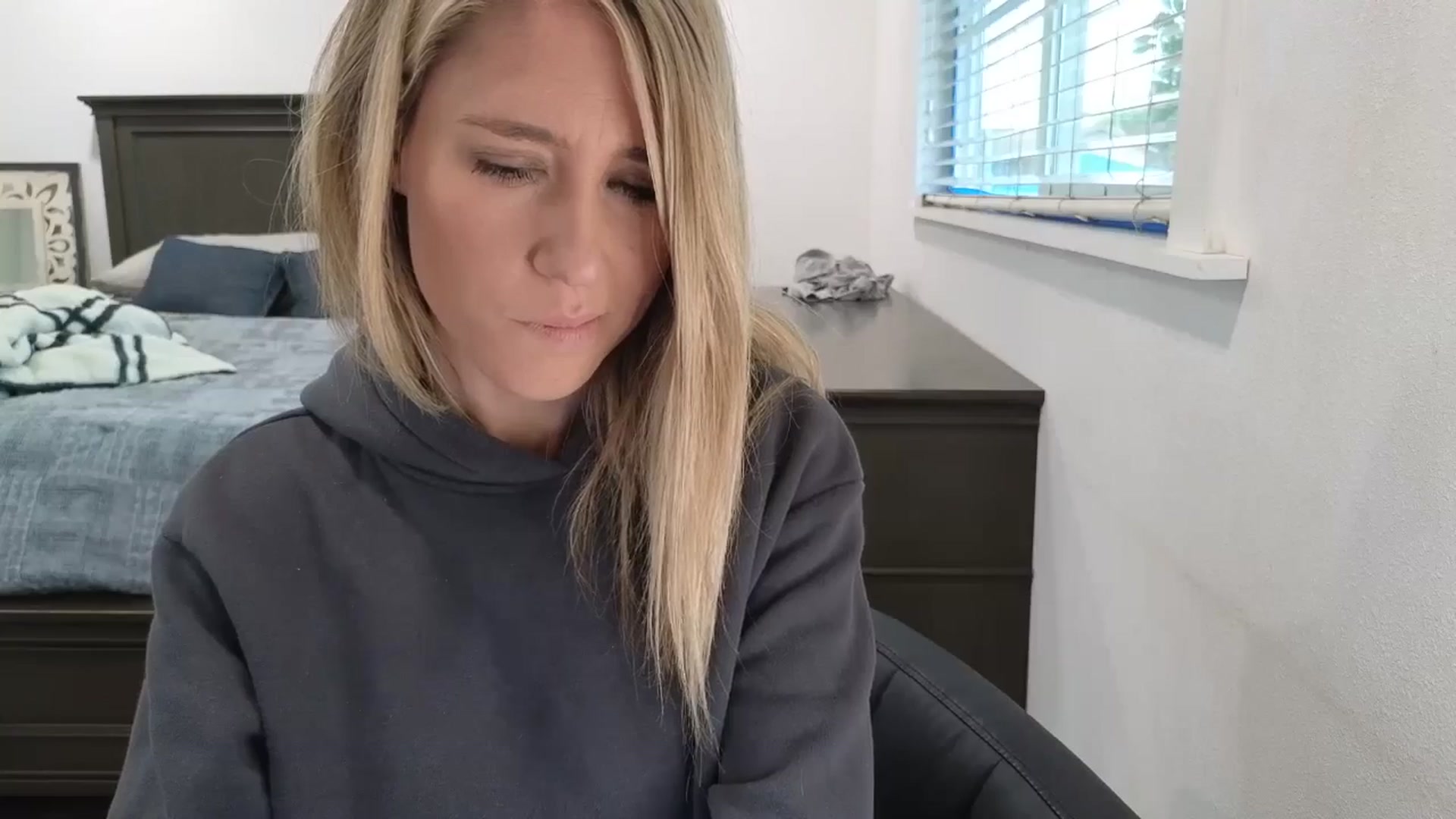 Gallery image thumbnail from blond_milf's myfreecams stream on, 02/15/2026, 01:01 image 4 of 20