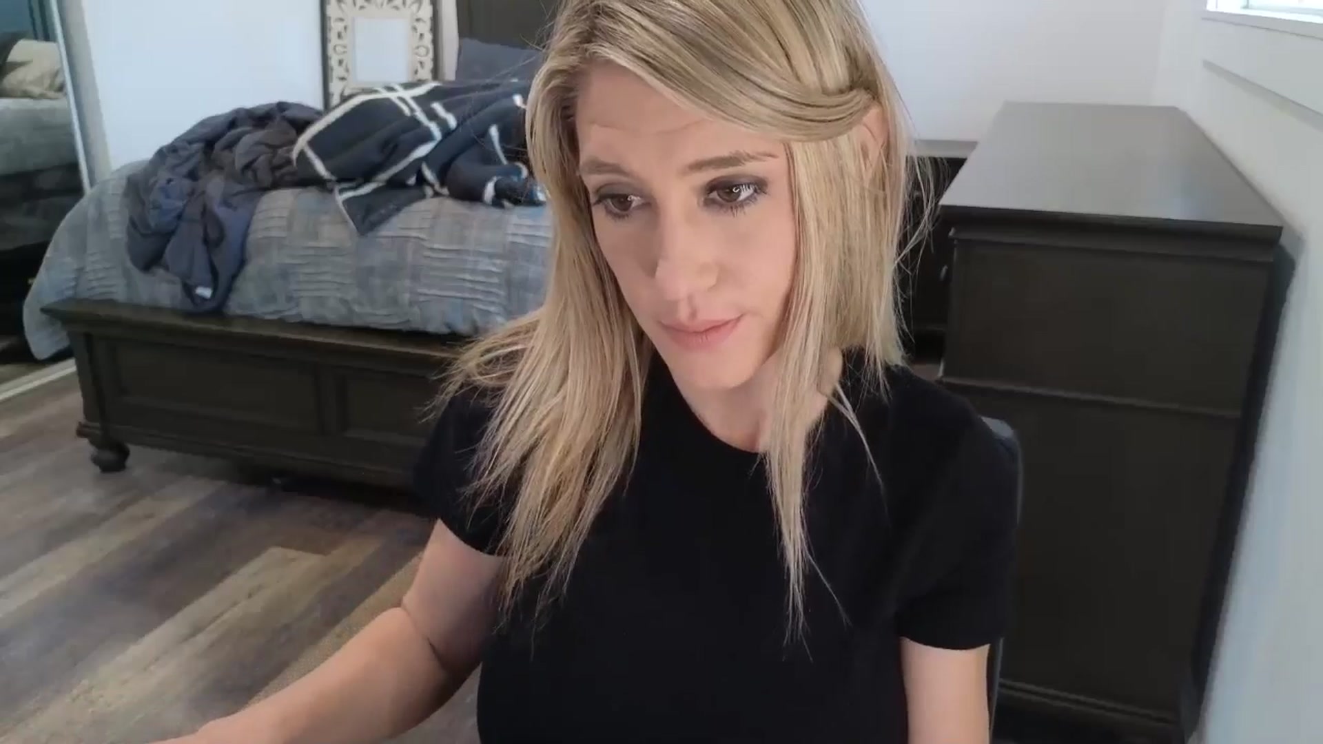Gallery image thumbnail from blond_milf's myfreecams stream on, 02/24/2026, 18:37 image 7 of 20