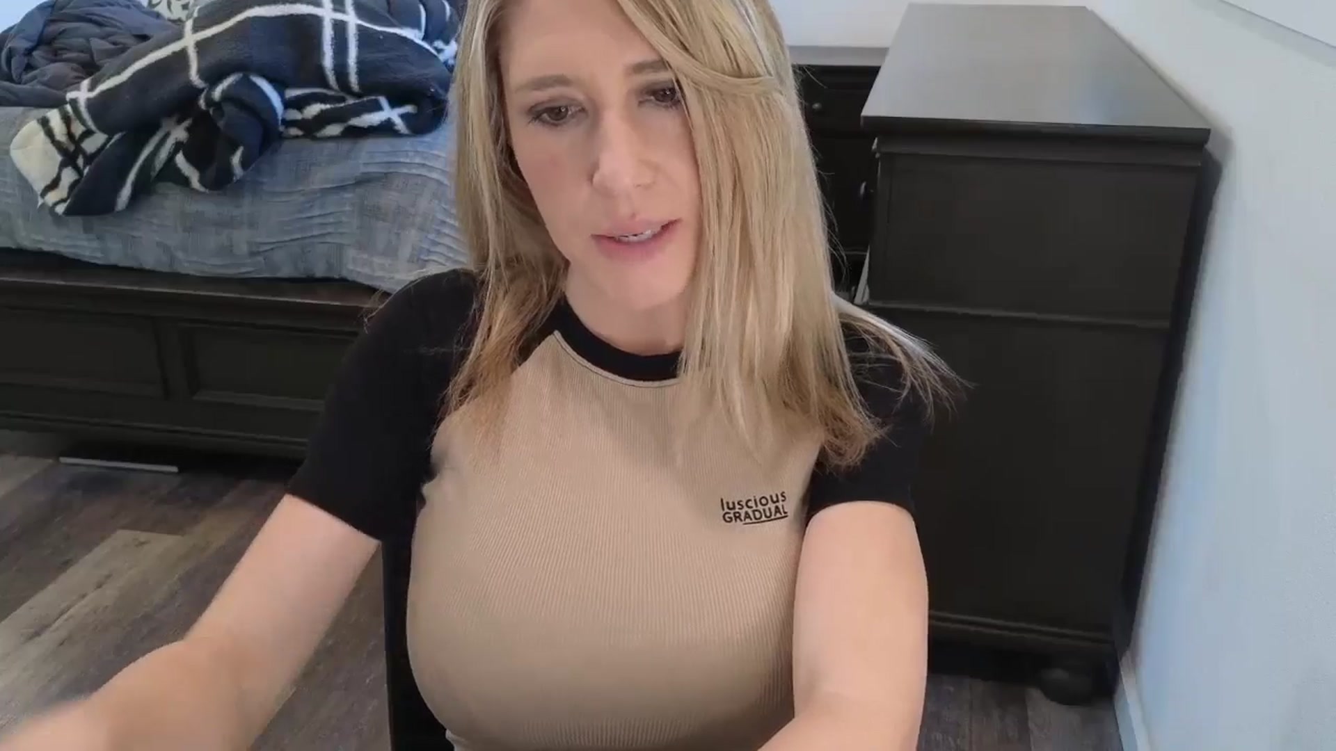 Gallery image thumbnail from blond_milf's myfreecams stream on, 02/27/2026, 18:41 image 3 of 20