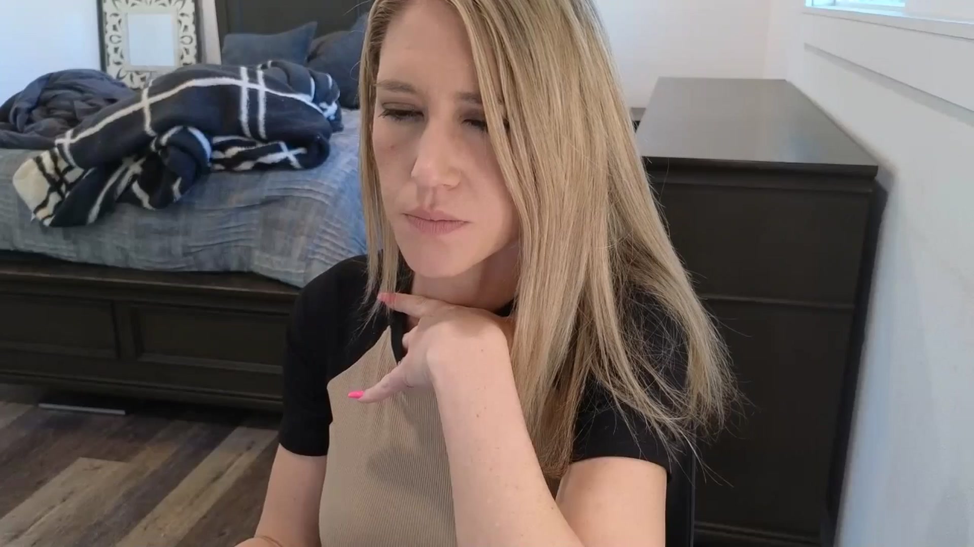 Gallery image thumbnail from blond_milf's myfreecams stream on, 02/27/2026, 18:41 image 11 of 20